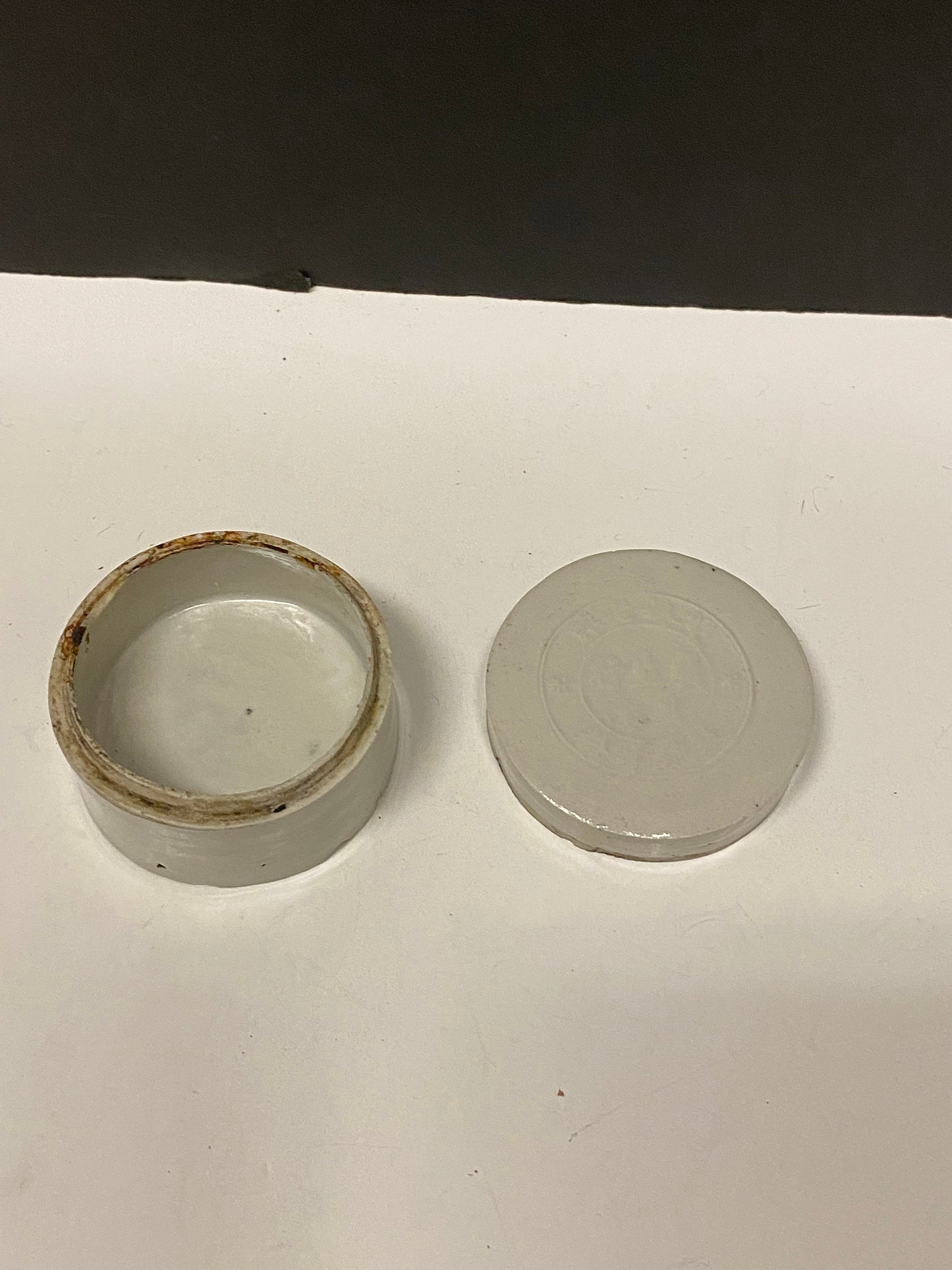 Rare 2 1/2 x 1 Signed a Antique Chinese porcelain toothpaste holder! Truly one of a kind in good condition