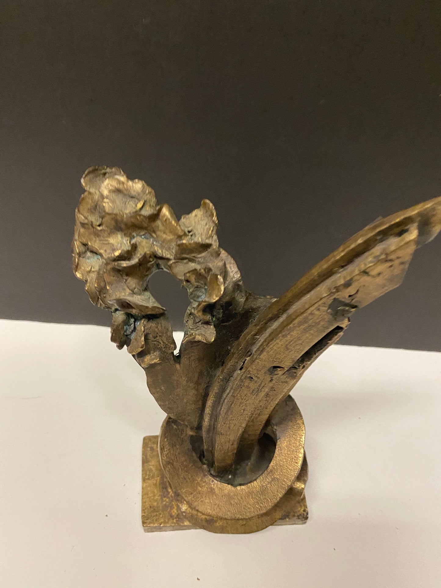 Stunning 9 inch tall bronze sculpture called natural growth  Great patina 1100 g