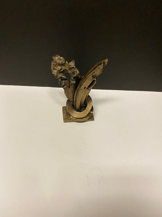 Stunning 9 inch tall bronze sculpture called natural growth  Great patina 1100 g
