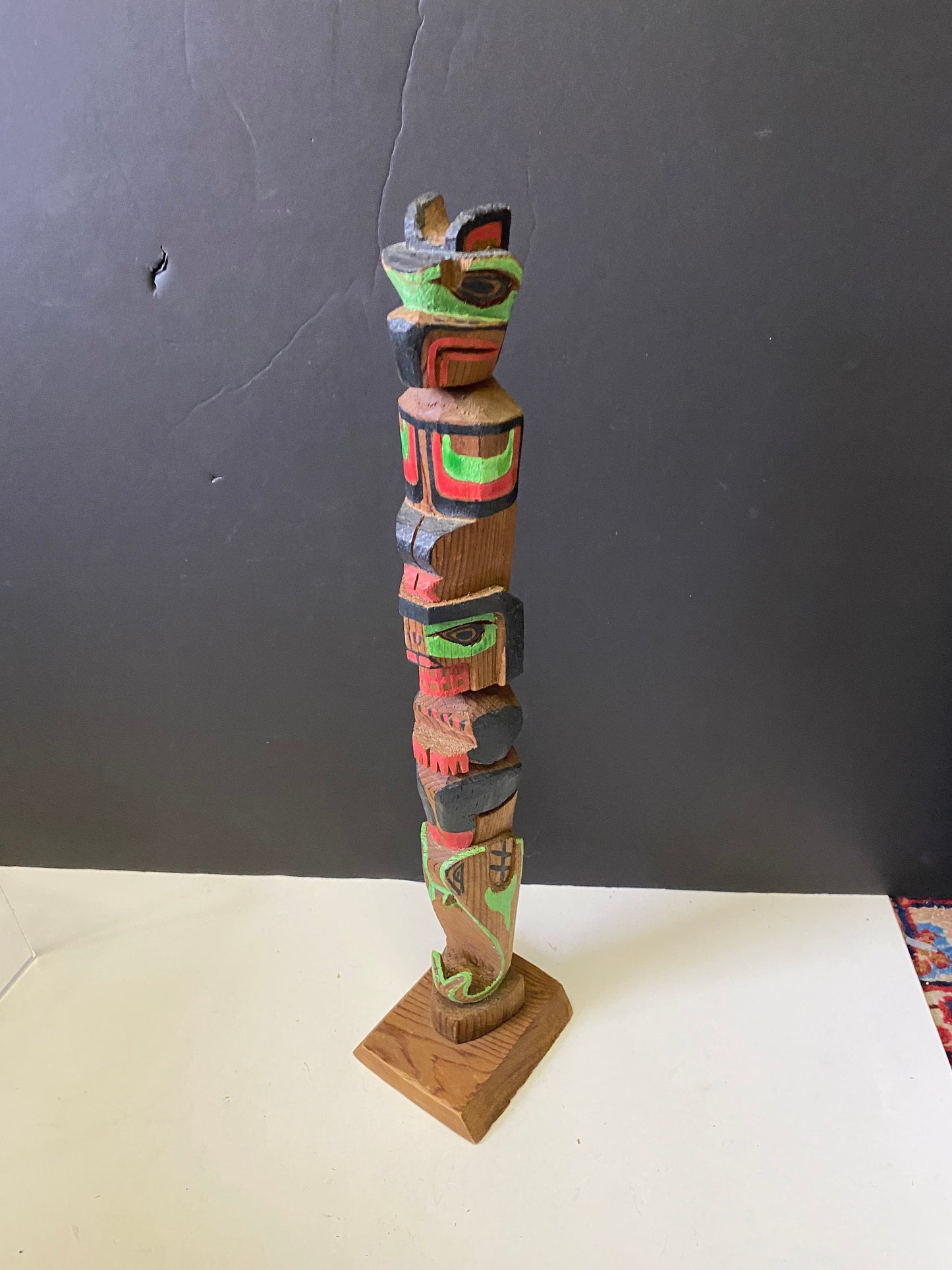 A  Museum quality 1930s Haida Indigenous folk art totem pole  Stunning colouring and craftsmanship  Barbara Foley  wow