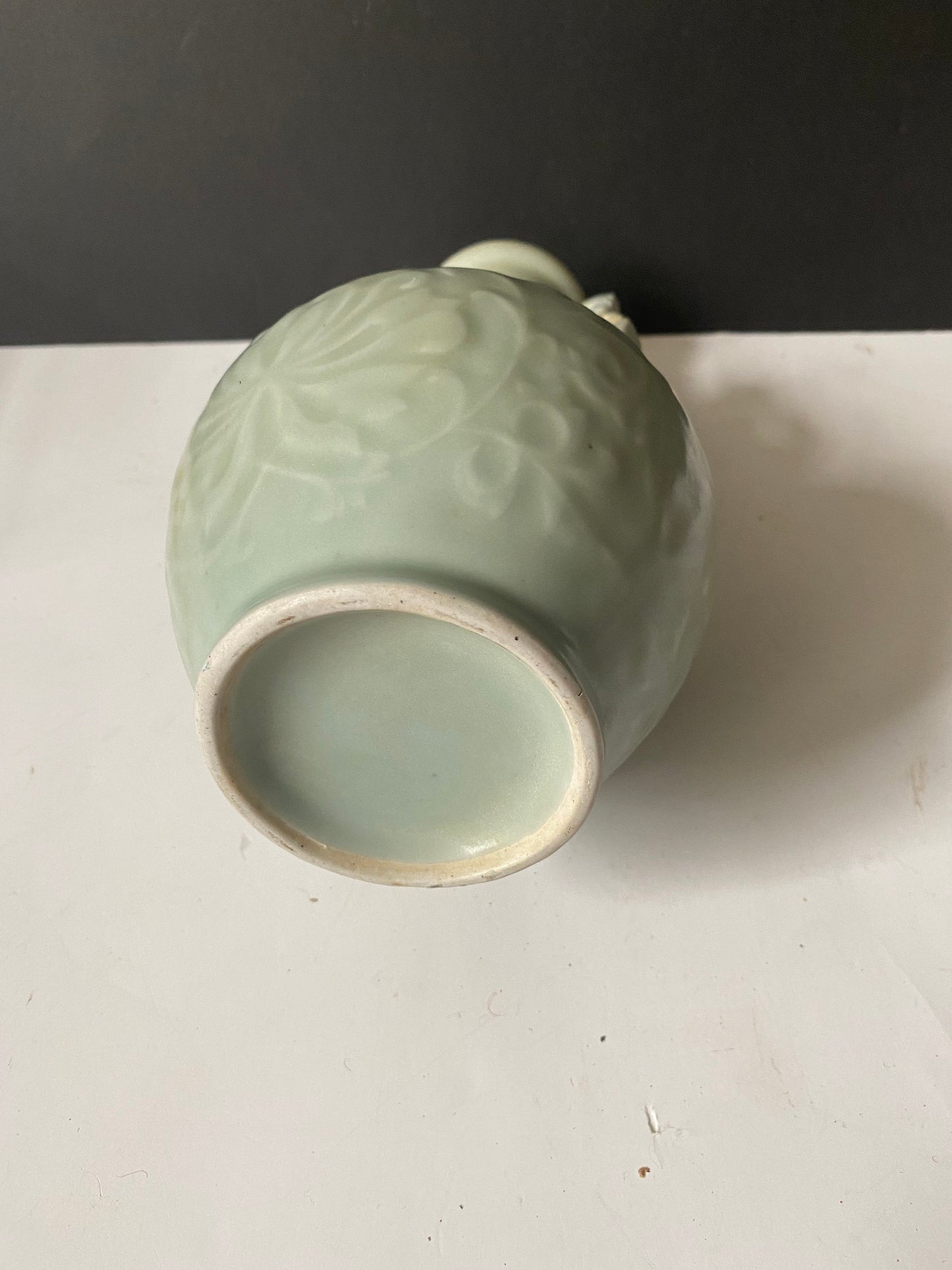 An absolutely fabulous 19th century song dynasty style chinese double handled vase  8.75 inches tall  Amazing detail and quality