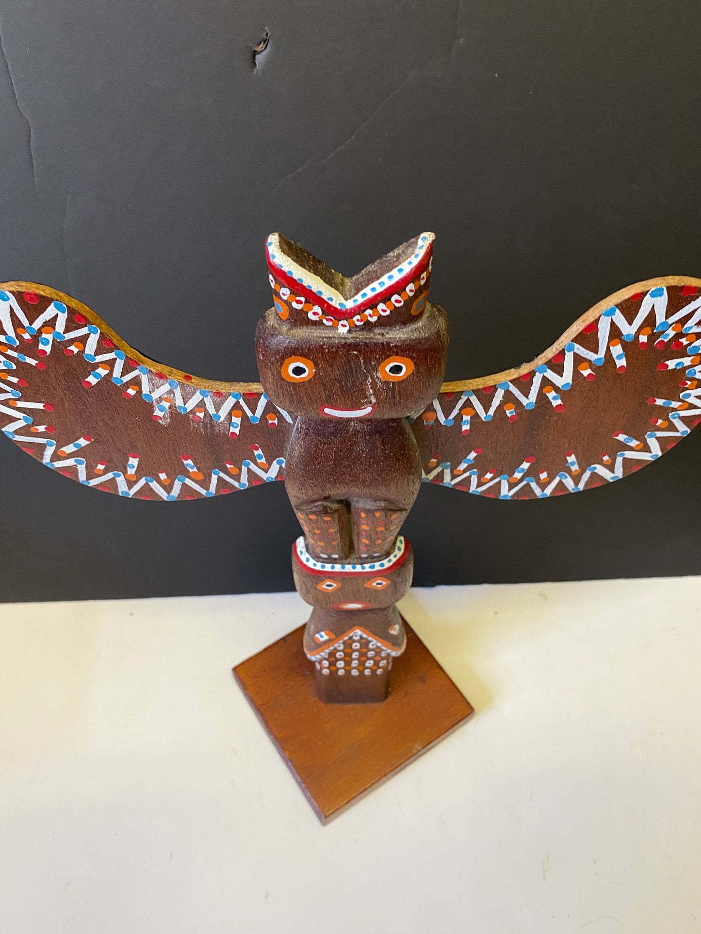 Fabulous 15 x 10 inch hand-painted folk art Indigenous totem pole on stand  Unsigned Canadian beauty