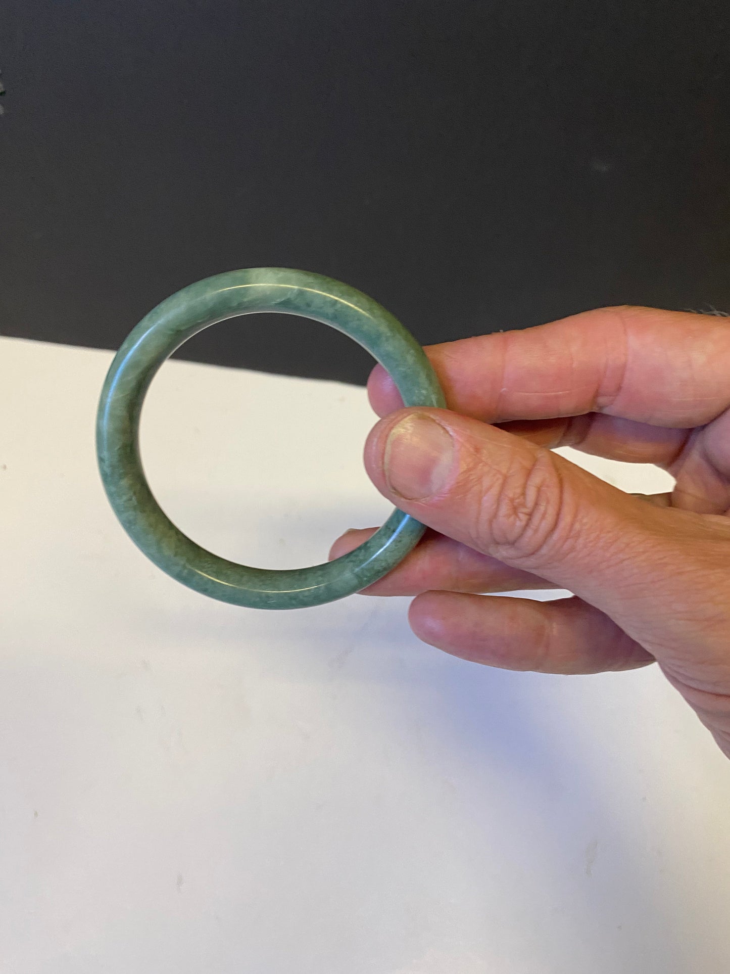 A  Fabulous 3 inch Authentic Chinese  spinach Jade bangle  Stunning quality and a wonderful gift or for yourself wow wow D54