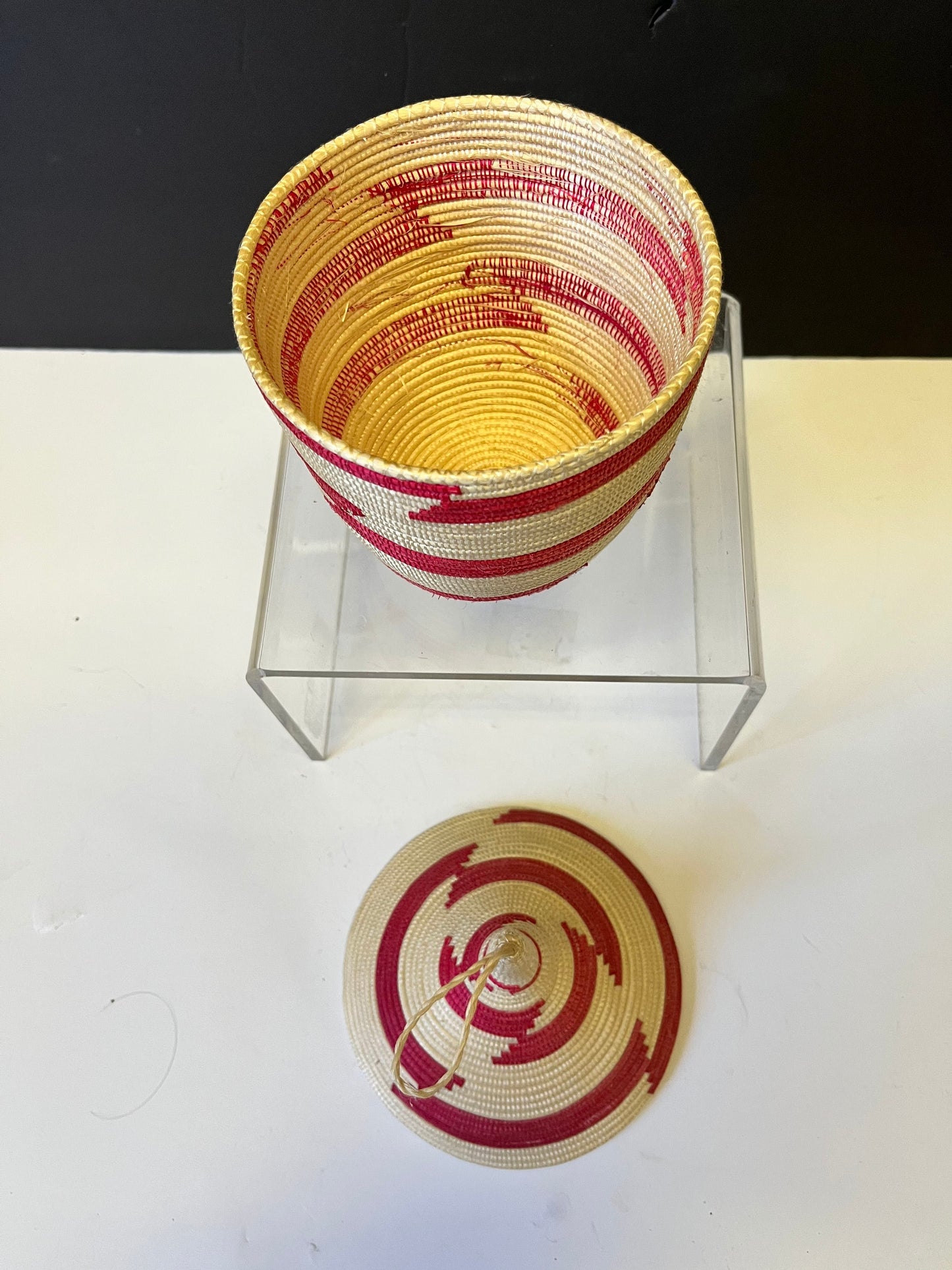 Absolutely fantastic 11 x 3 woven African basket  Super fabulous weave and detail and condition  wow wow