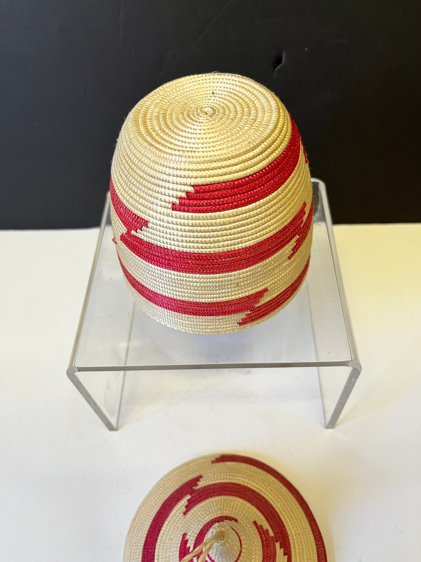 Absolutely fantastic 11 x 3 woven African basket  Super fabulous weave and detail and condition  wow wow