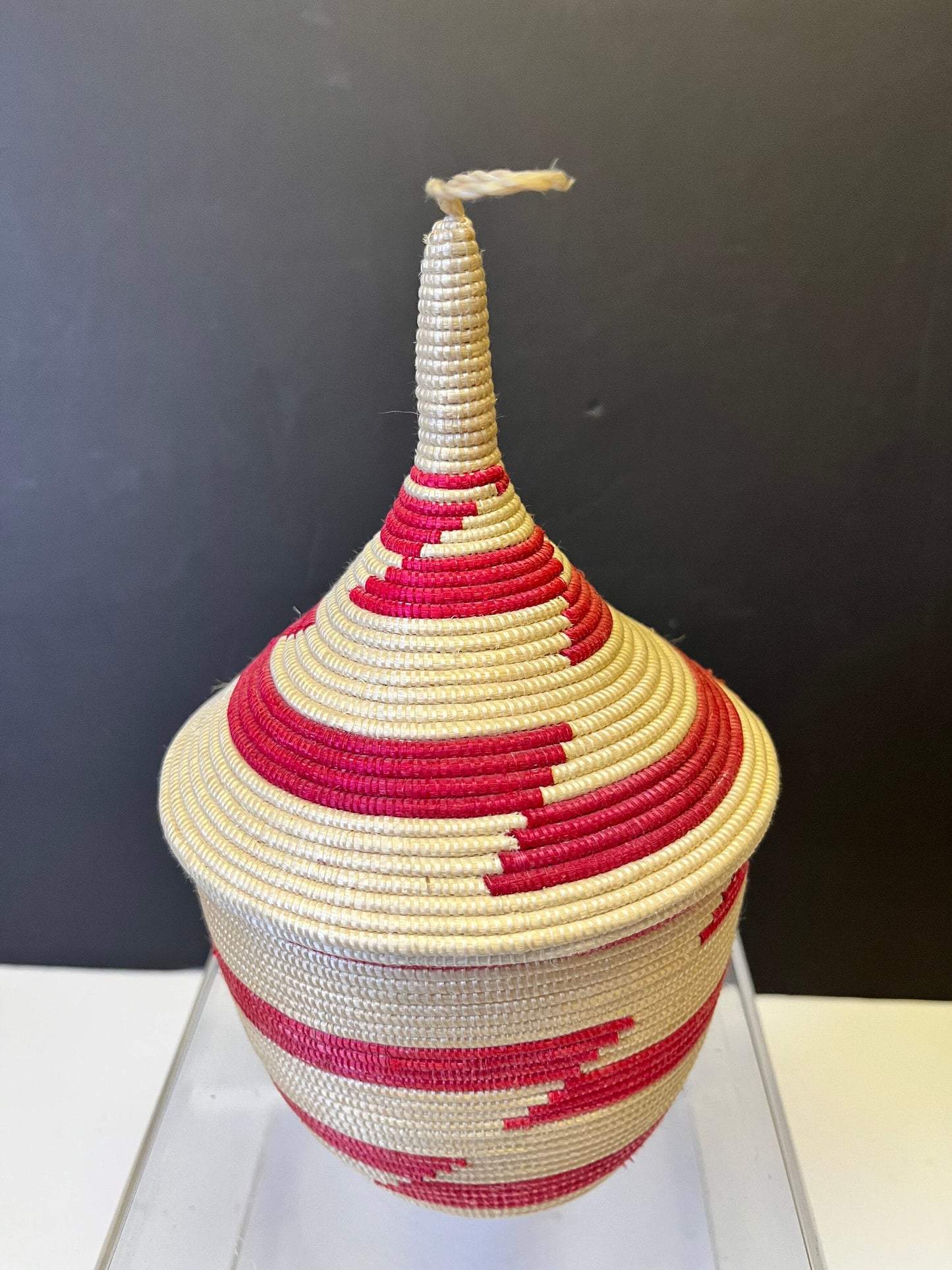 Absolutely fantastic 11 x 3 woven African basket  Super fabulous weave and detail and condition  wow wow