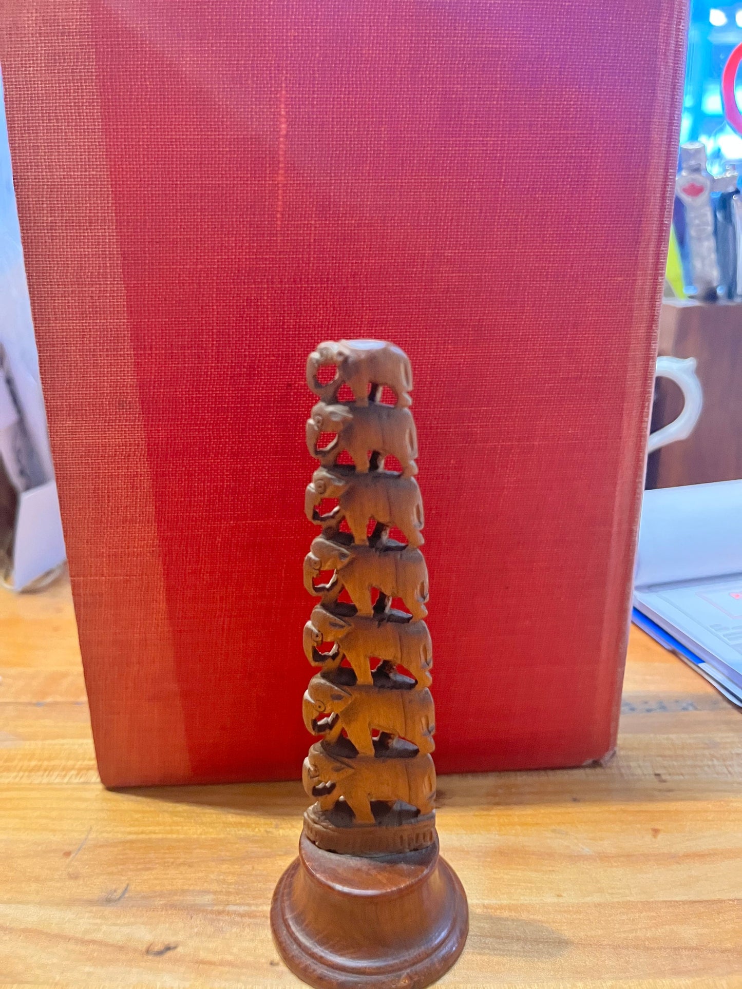 Sexy little 4.5 inch Asian carved teak elephants stacking statue  well detailed  7 elephants  wow detail  super price  great gift