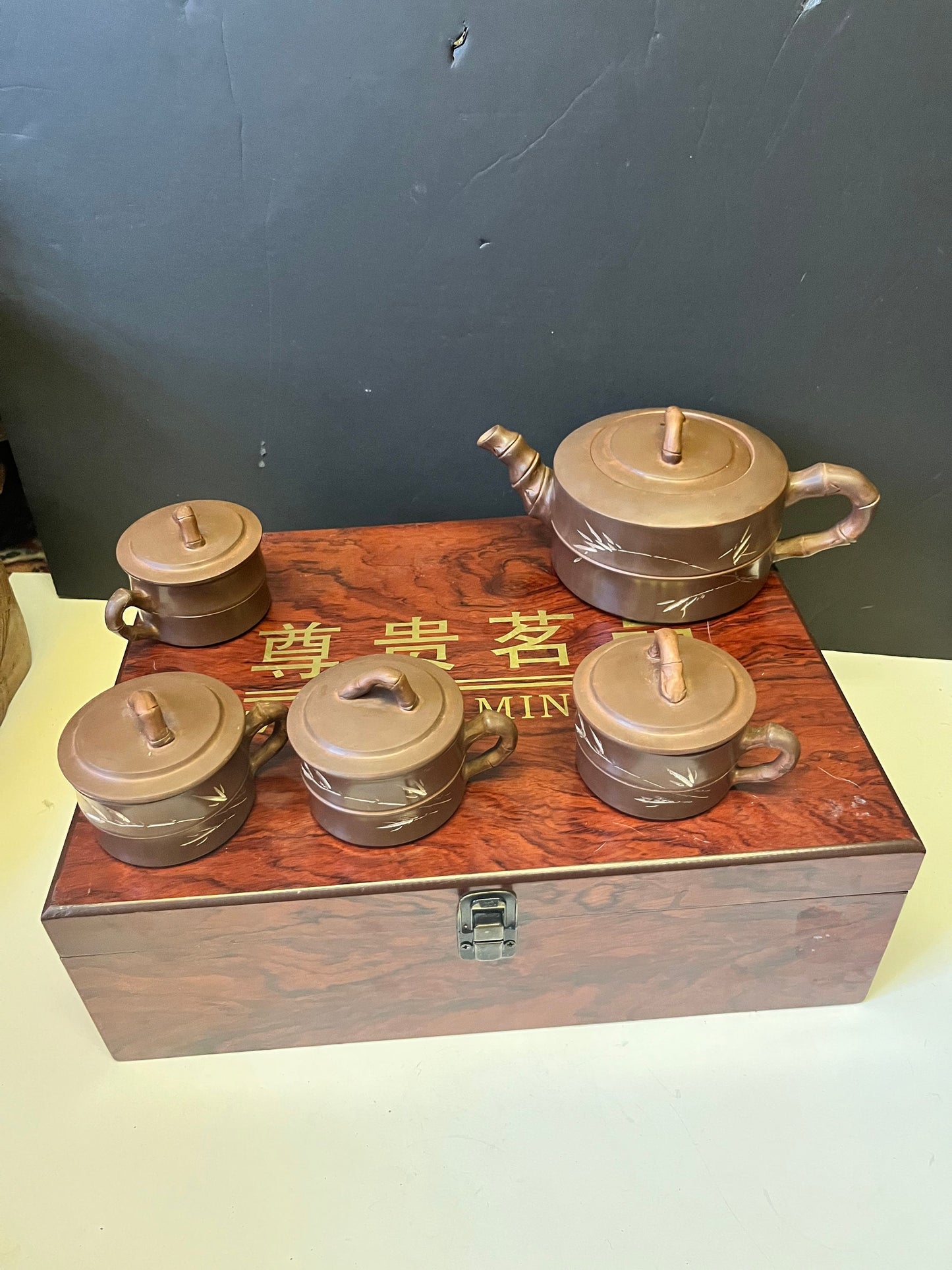 Fabulous Chinese vintage purple clay yixing teaser on ceremonial box  Wonderful condition and a fabulous set to use or gift  wow