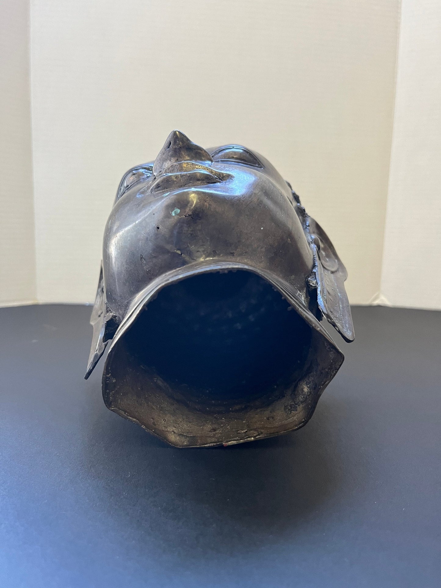 Amazing 9.5 inch high Thai bronze Buddha with amazing patina  stunning look and wow price  peaceful look