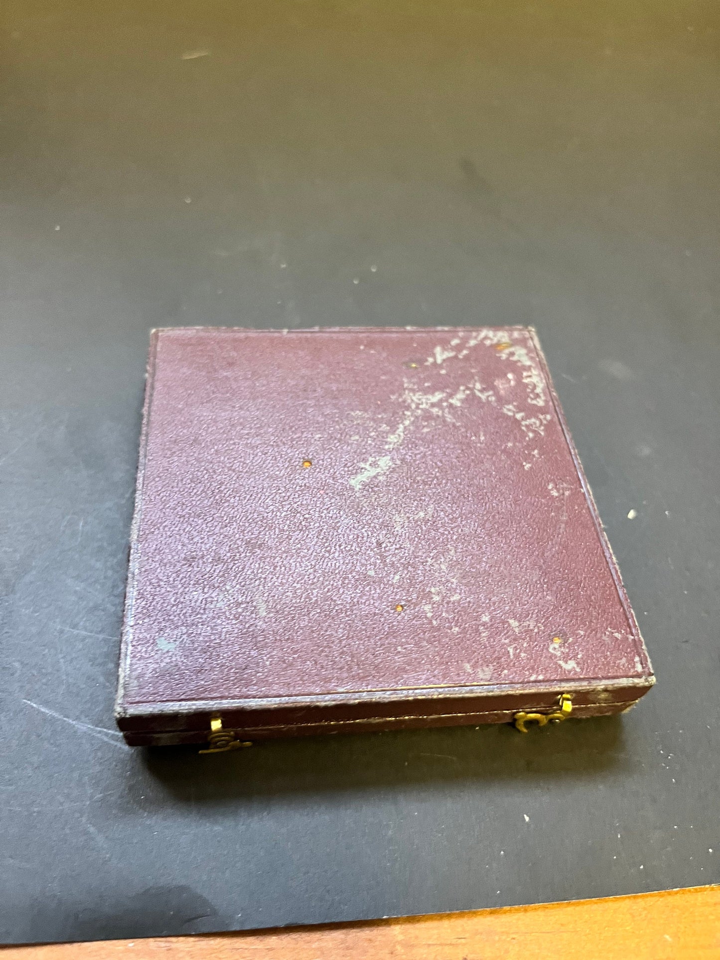 Fantastic antique 1919 bronze Lucky penny from Portland Oregon in original box  Great Patina and amazing gift  one if a kind  wow