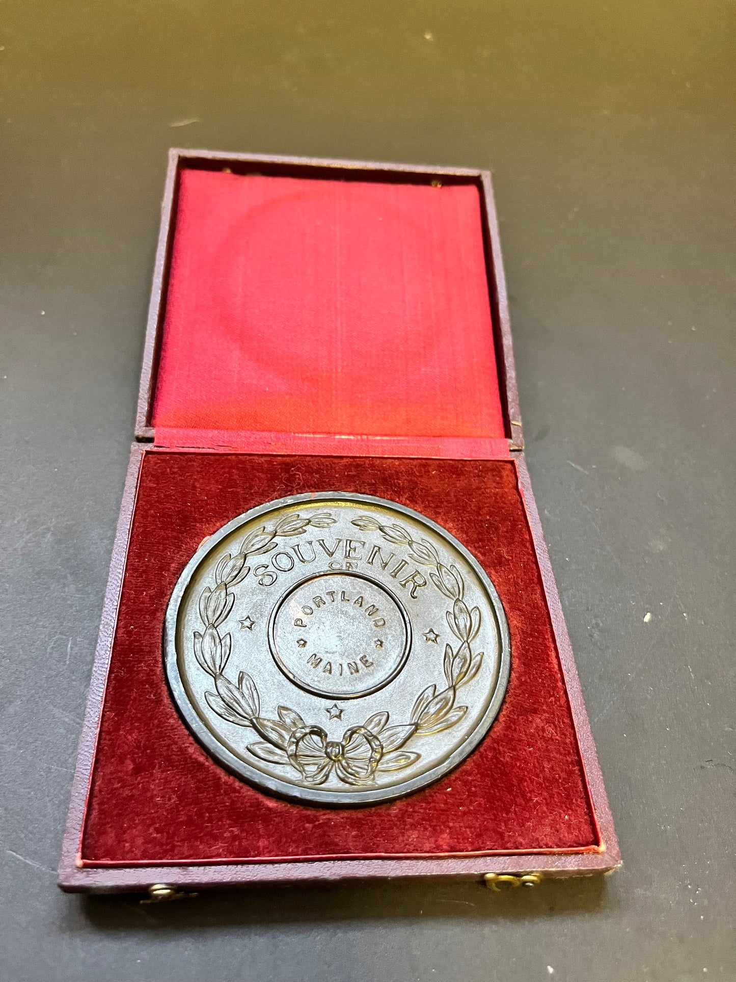 Fantastic antique 1919 bronze Lucky penny from Portland Oregon in original box  Great Patina and amazing gift  one if a kind  wow