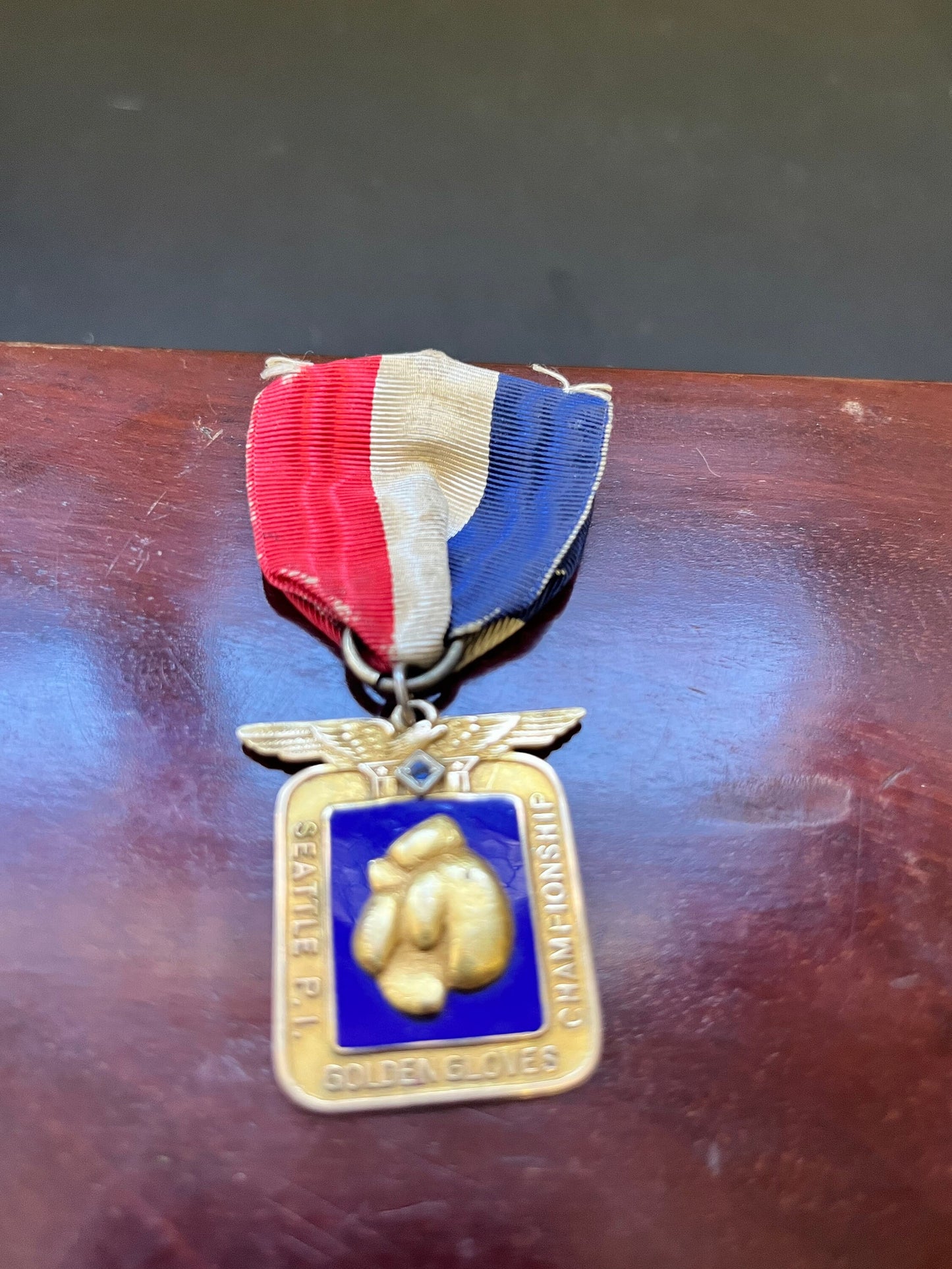 Absolutely fabulous rare 14 karat gold and enamel with sapphire  antique Seattle championship boxing medal  16 grams gold  boxing wow wow