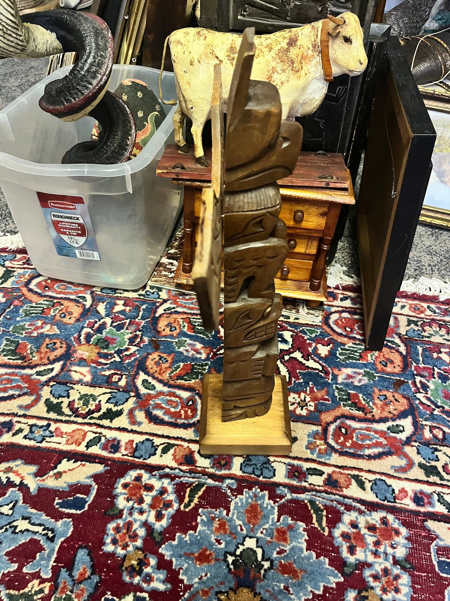 Absolutely fabulous 22 x 9 indigenous West Coast first nations Cedar totem pole with wings - Unsigned would make a great gift  Totem pole