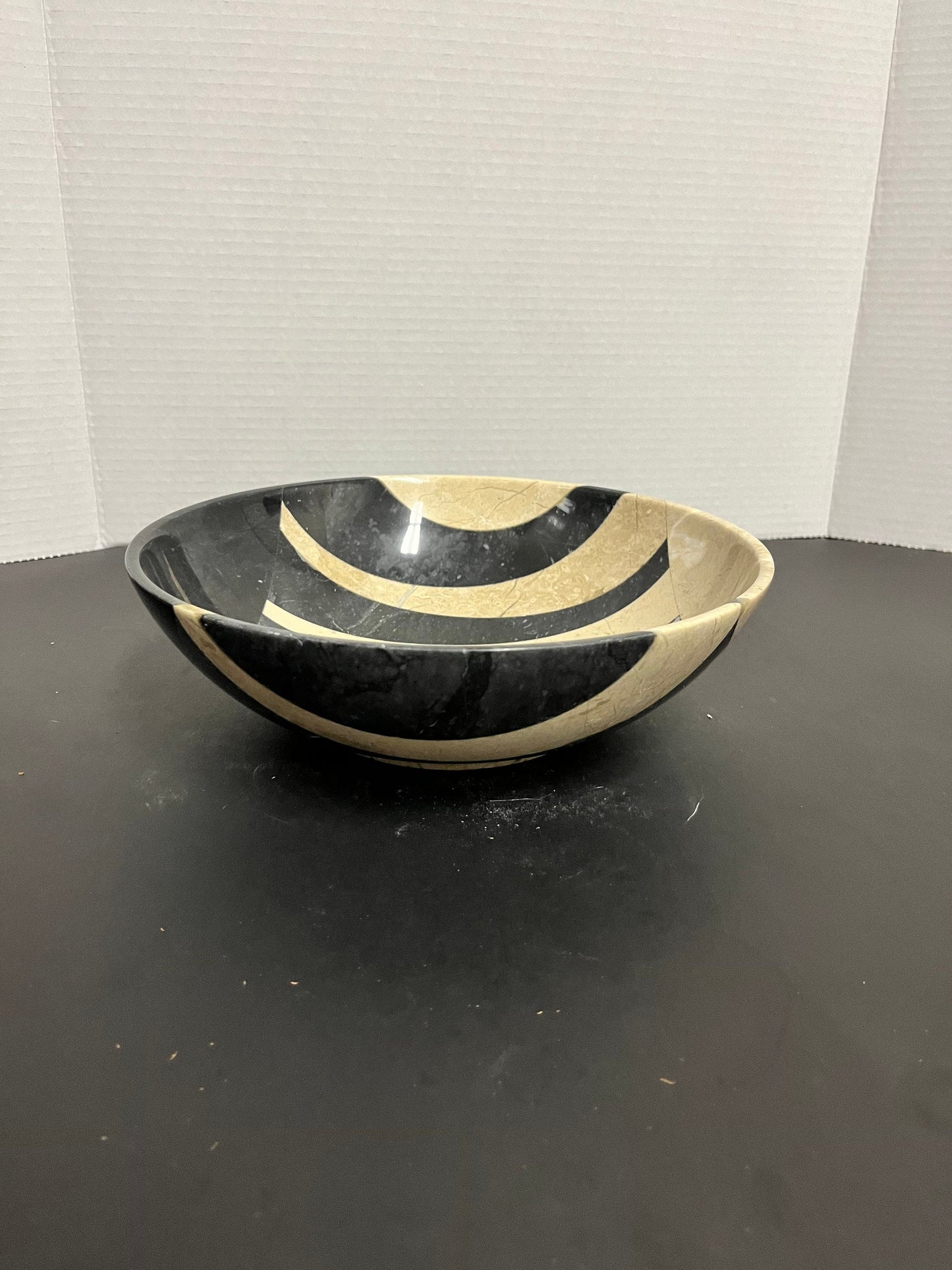 Museum quality, Zuni stone bowl  very rare unbelievable quality piece of traditional Zuni stone work  simply stunning traditional piece