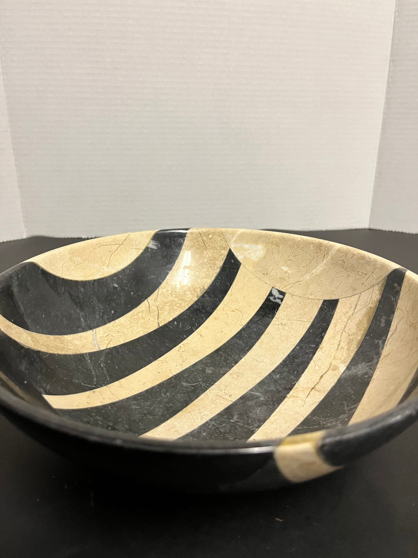 Museum quality, Zuni stone bowl  very rare unbelievable quality piece of traditional Zuni stone work  simply stunning traditional piece