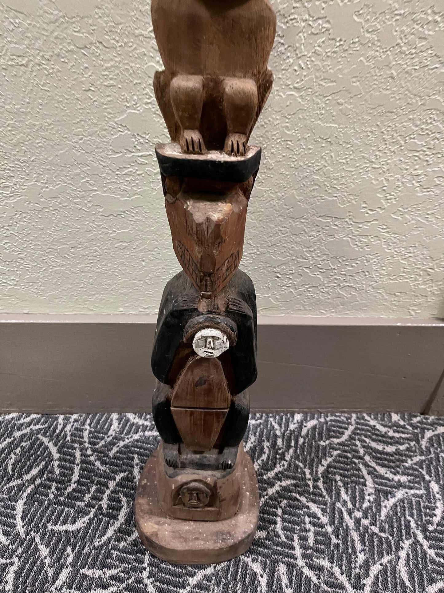 Absolutely stunning 32 inch high antique museum quality indigenous, first nations, West Coast haida totem pole