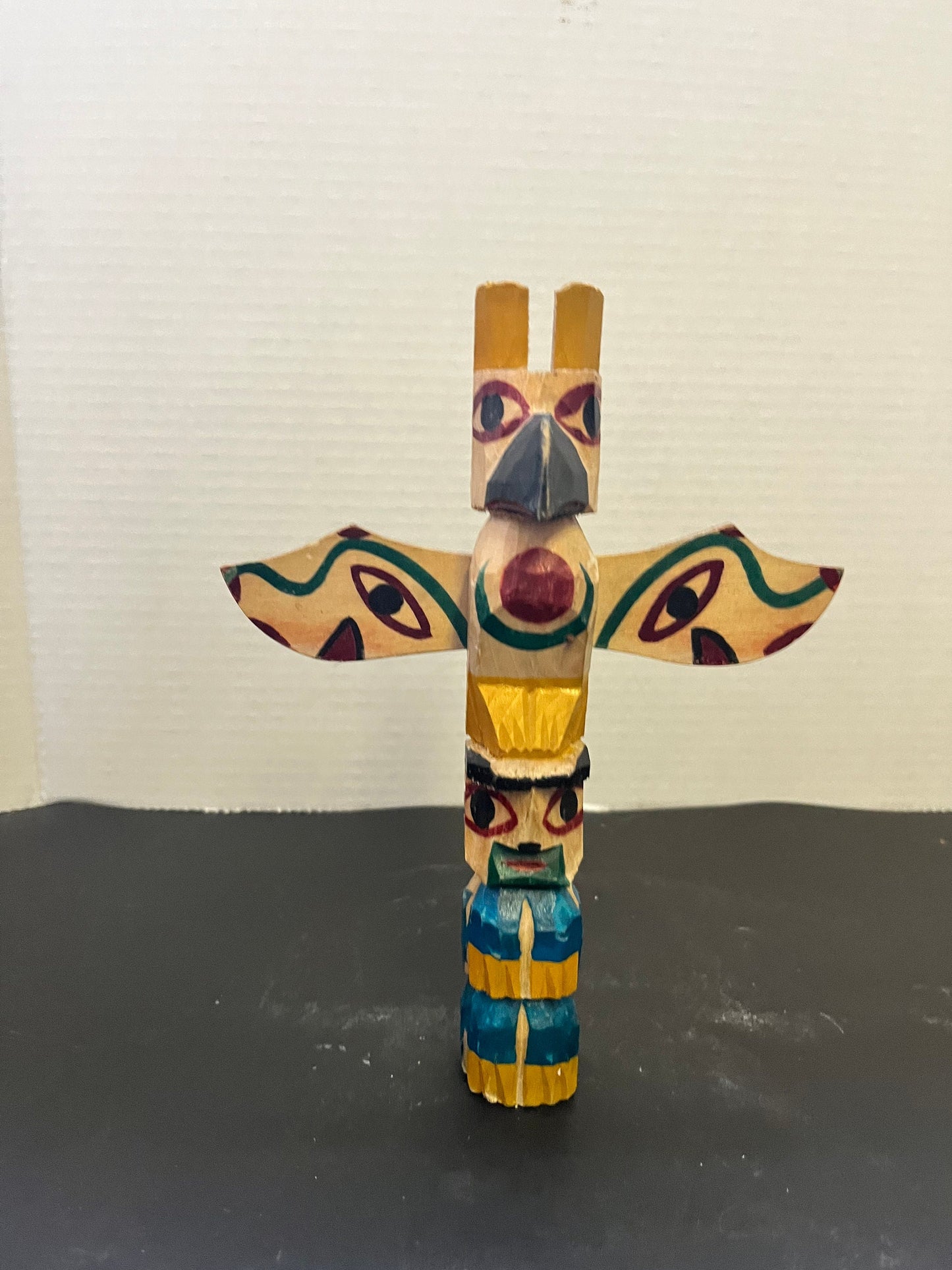 Indigenous primitive polychrome Canadian Vancouver island Pacific Northwest signed 1950s totem pole