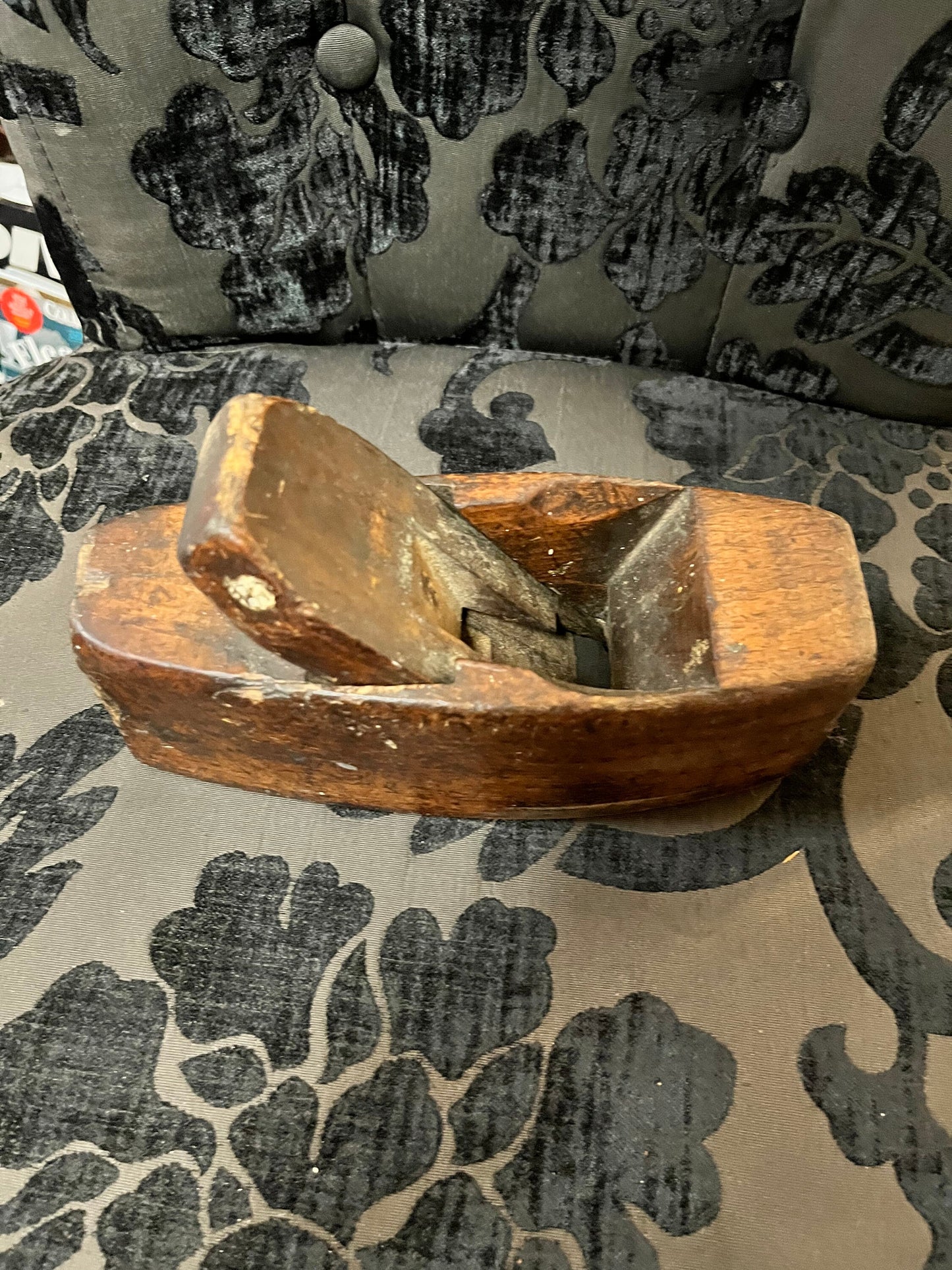 Antique primitive, wonderful wooden plane  8 x 3 x 3 with great patina in good condition