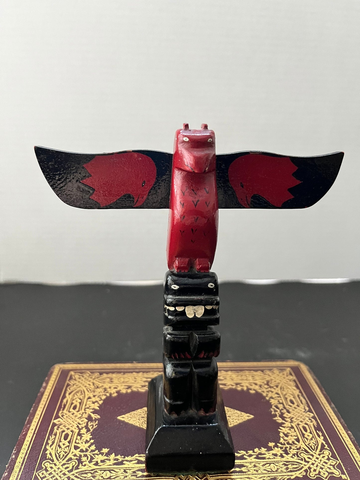 Fabulous 5 x 6 high 1925 stickered indigenous first nations, pacific northwest coast, Vancouver lovely well painted totem pole.  wow wow