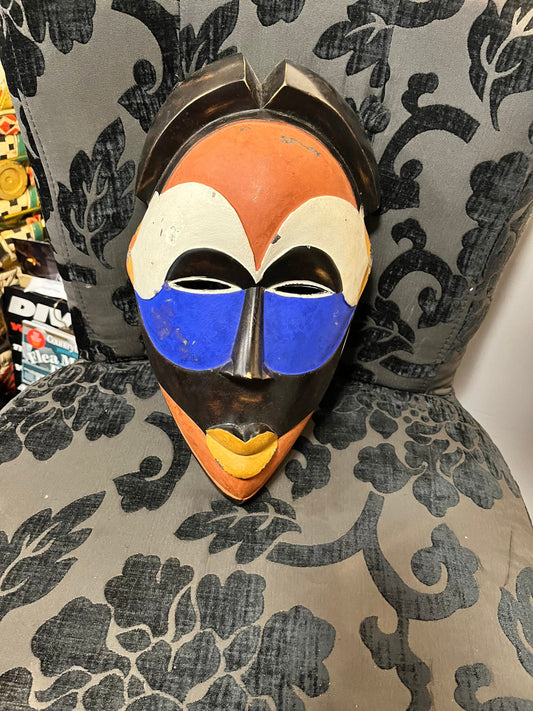 13 x 8 vintage African polychrome wall mask  believed to be from Mail  great colours and price
