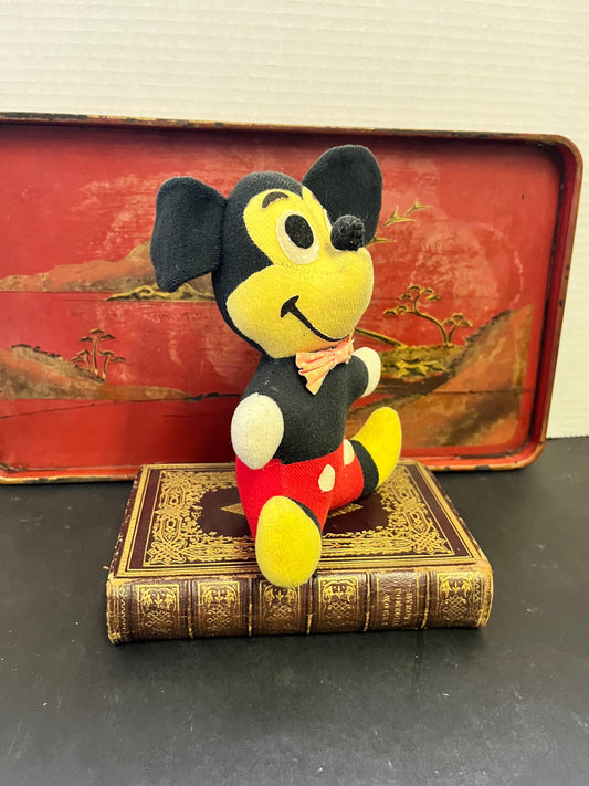 7 inch tall vintage Mickey Mouse in good condition  super cool gift and seems old