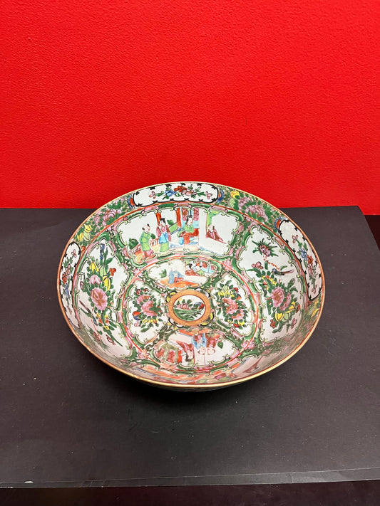 A Early 19 century Chinese Cantonese famille rose 10 x 5 high medallion Bowl