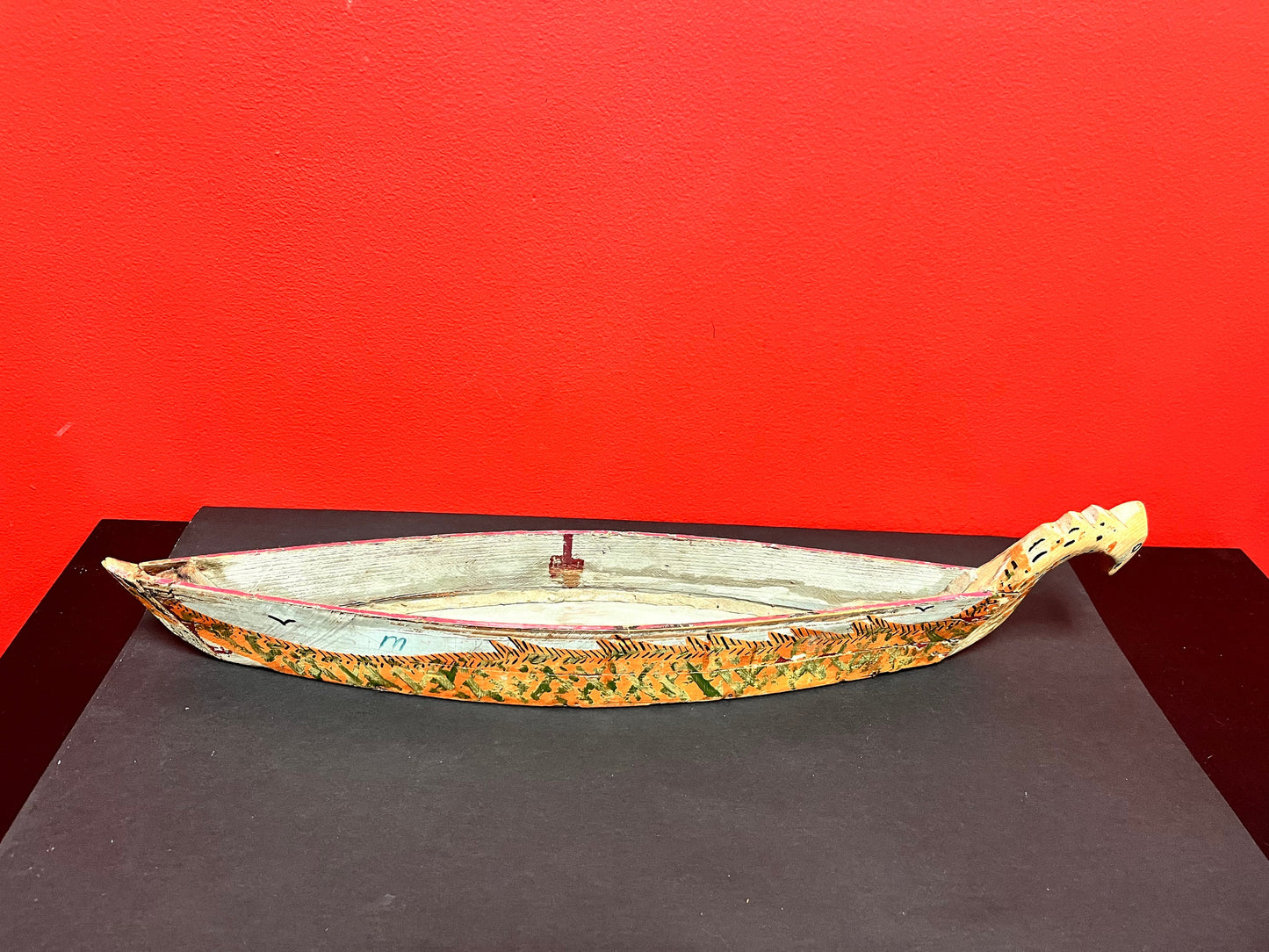 A  Antique indigenous museum quality 20 x 3.5 x 2 high. First Nations Haida long boat model  antique condition  wow -