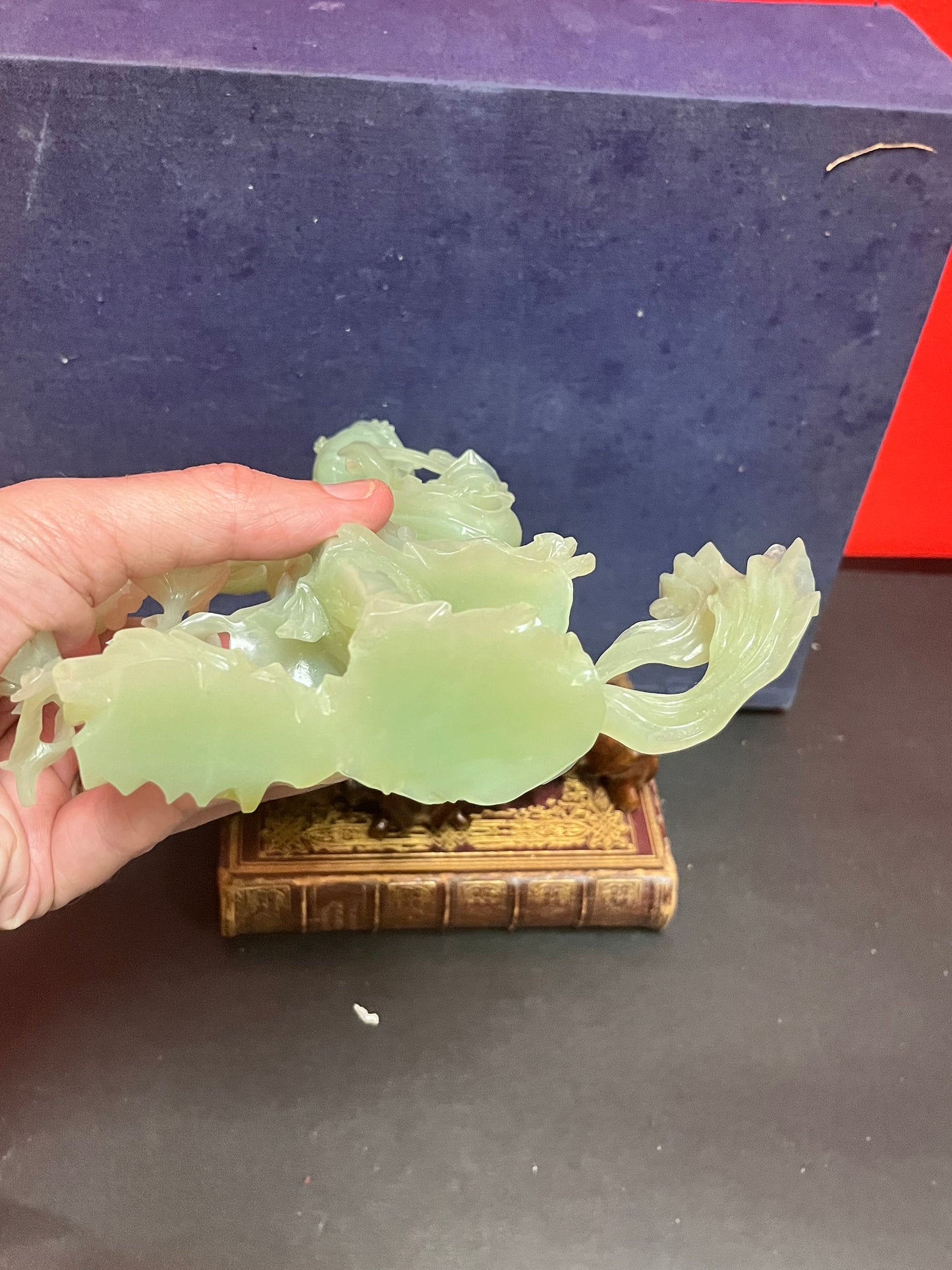 Fabulous vintage Jade Chinese 7 inch statue of guan Lin on stand in original box  one chip  low price