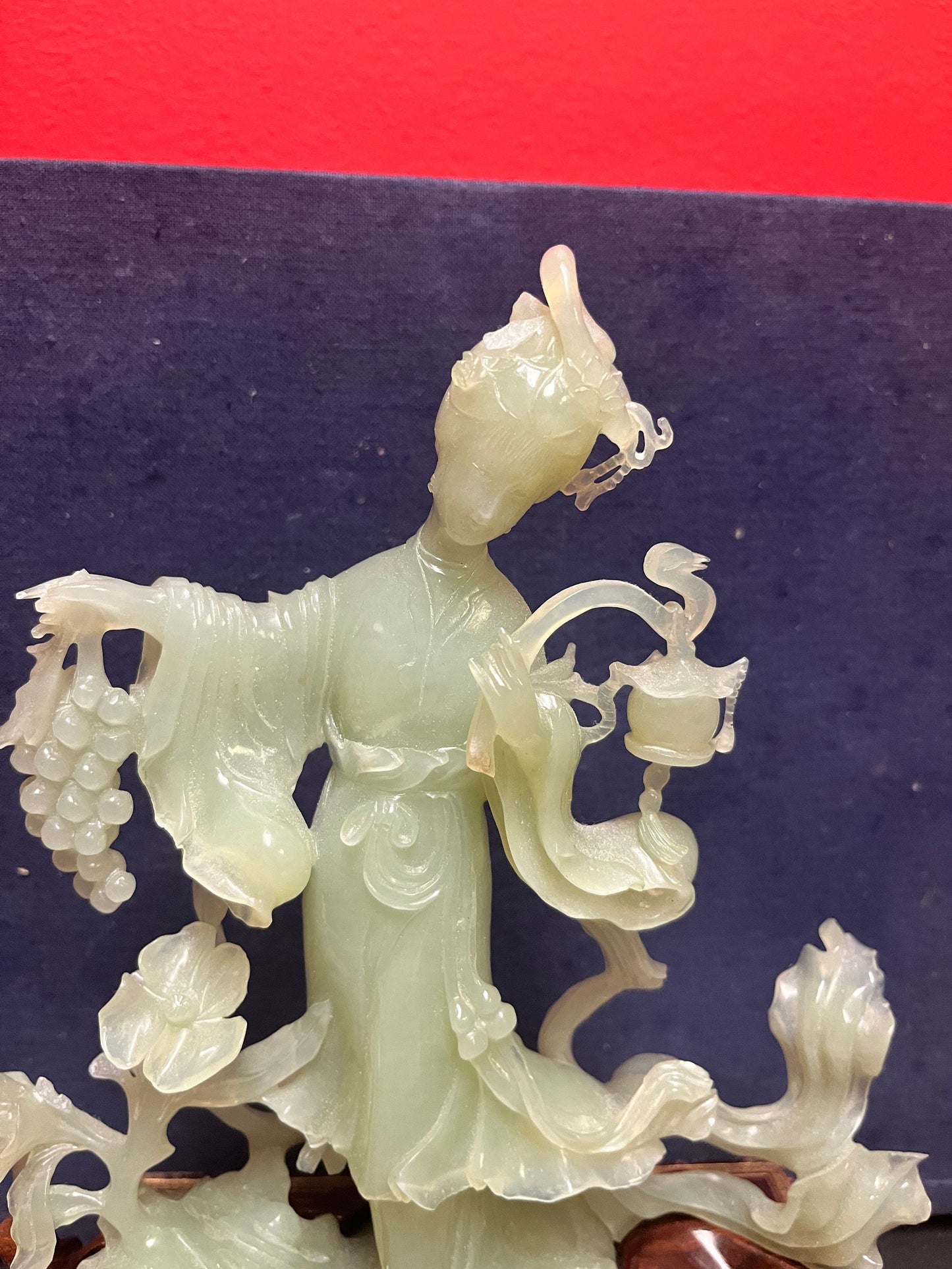 Fabulous vintage Jade Chinese 7 inch statue of guan Lin on stand in original box  one chip  low price