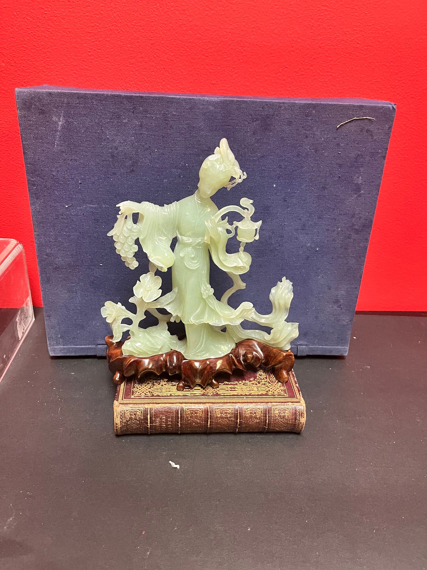 Fabulous vintage Jade Chinese 7 inch statue of guan Lin on stand in original box  one chip  low price