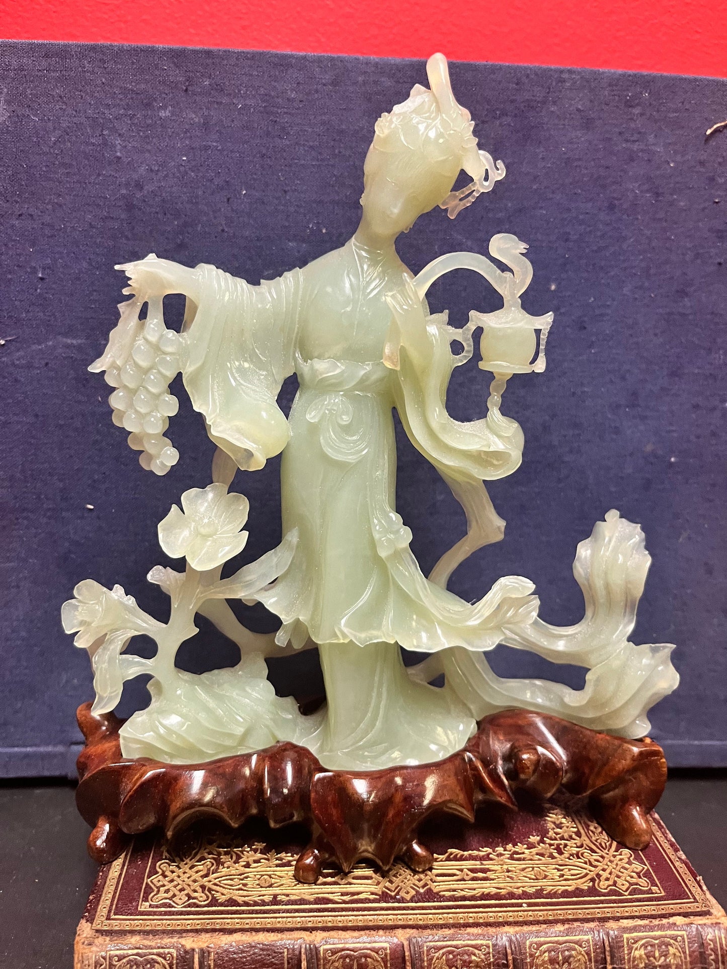 Fabulous vintage Jade Chinese 7 inch statue of guan Lin on stand in original box  one chip  low price