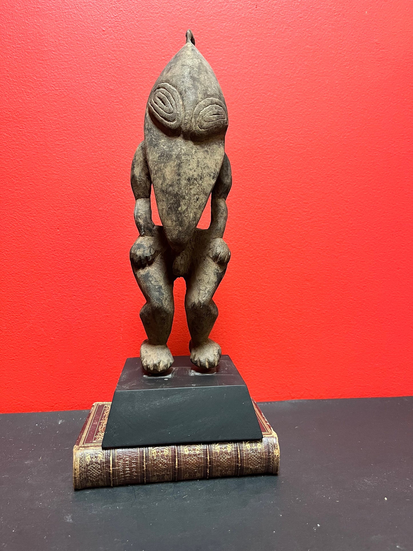 Very rare museum quality 14 inch tall Papua New Guinea 19th century statue on stand  wonderful look and patina