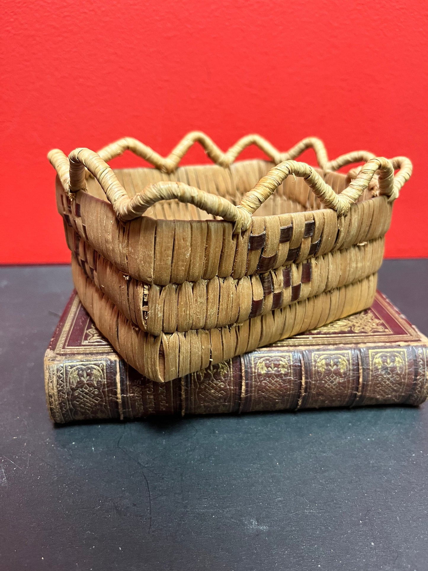 6 x 5 x 3 high indigenous, first nations pacific northwest coast Salish basket   good condition