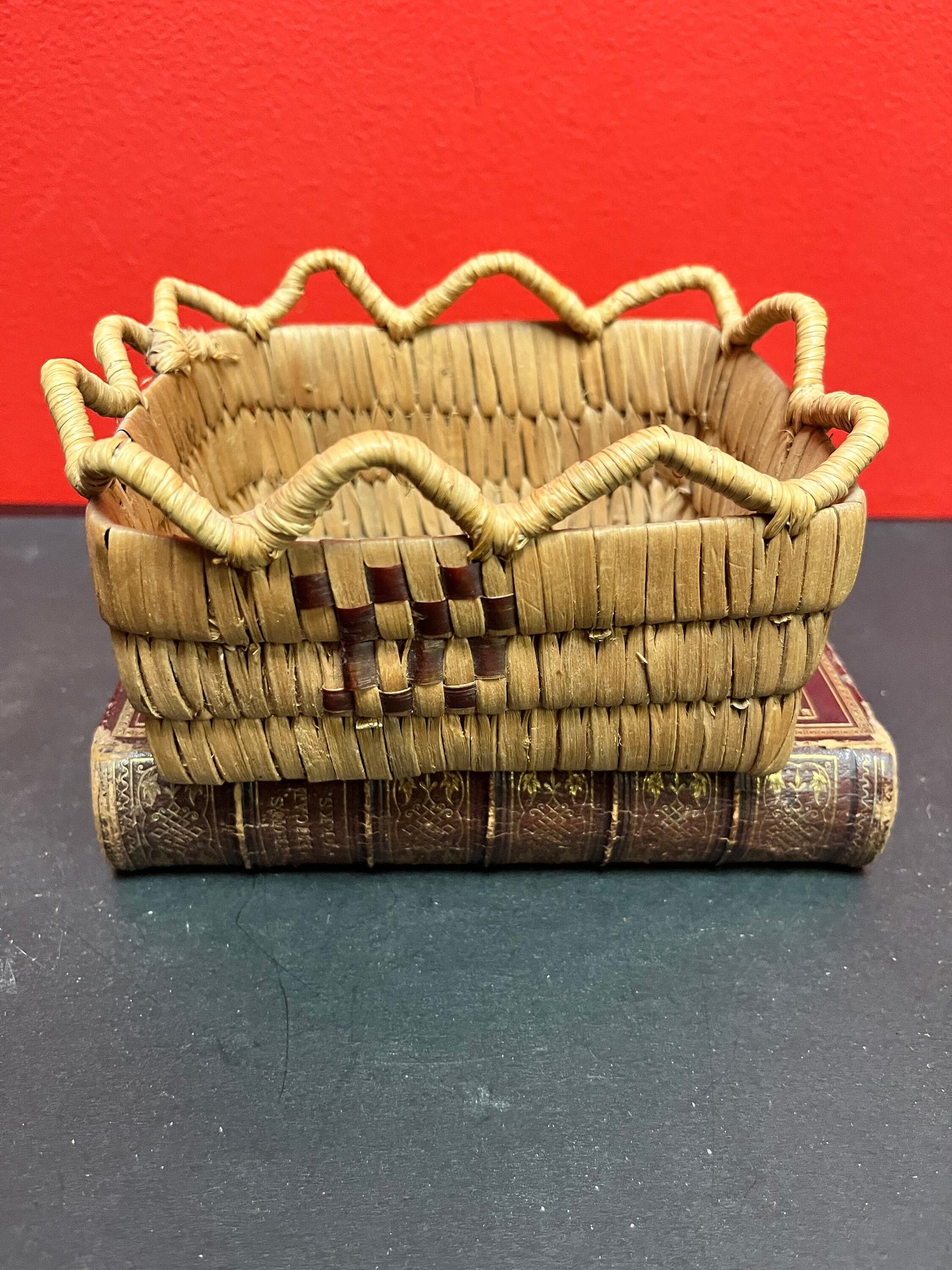 6 x 5 x 3 high indigenous, first nations pacific northwest coast Salish basket   good condition