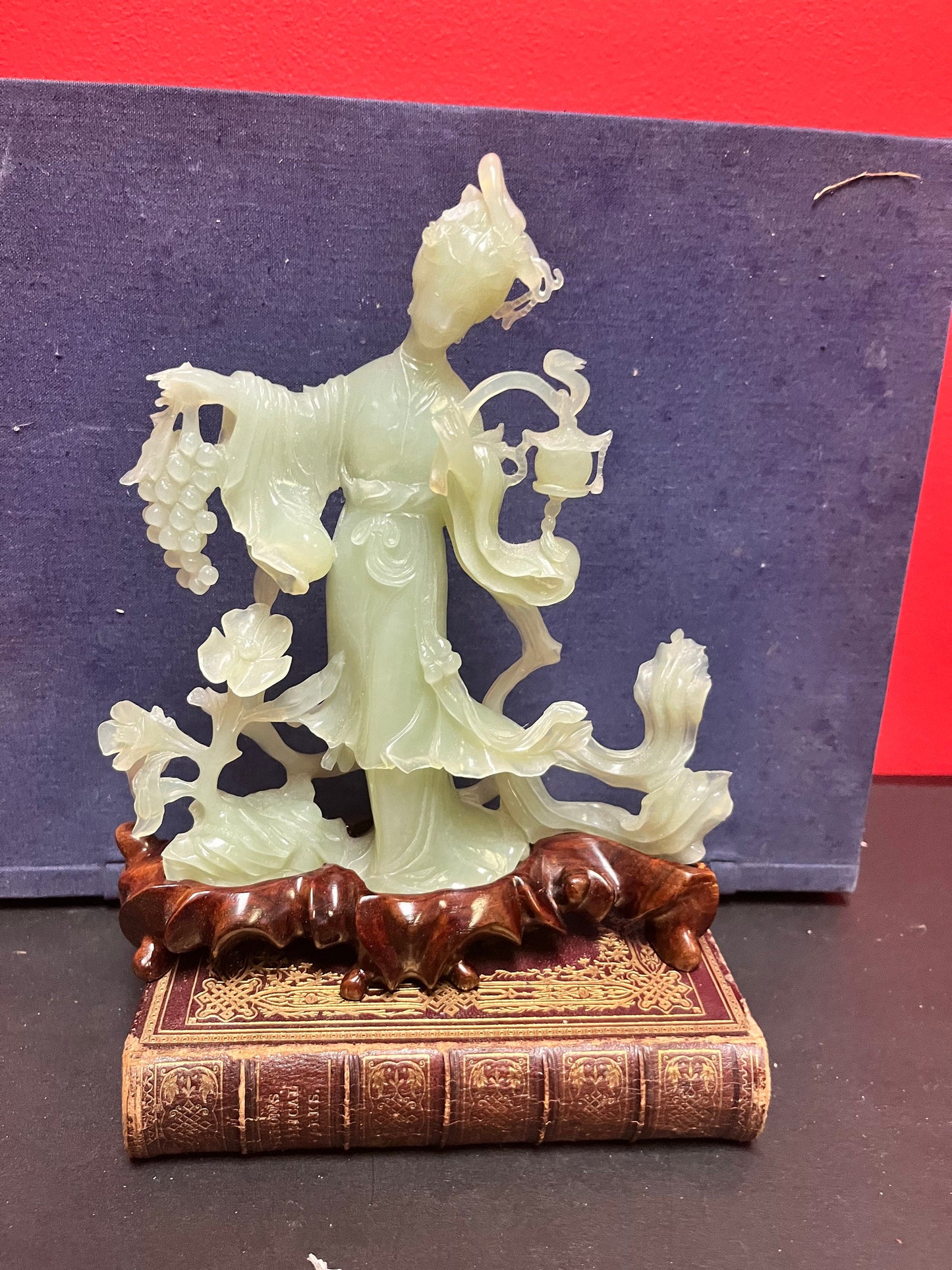 Fabulous vintage Jade Chinese 7 inch statue of guan Lin on stand in original box  one chip  low price
