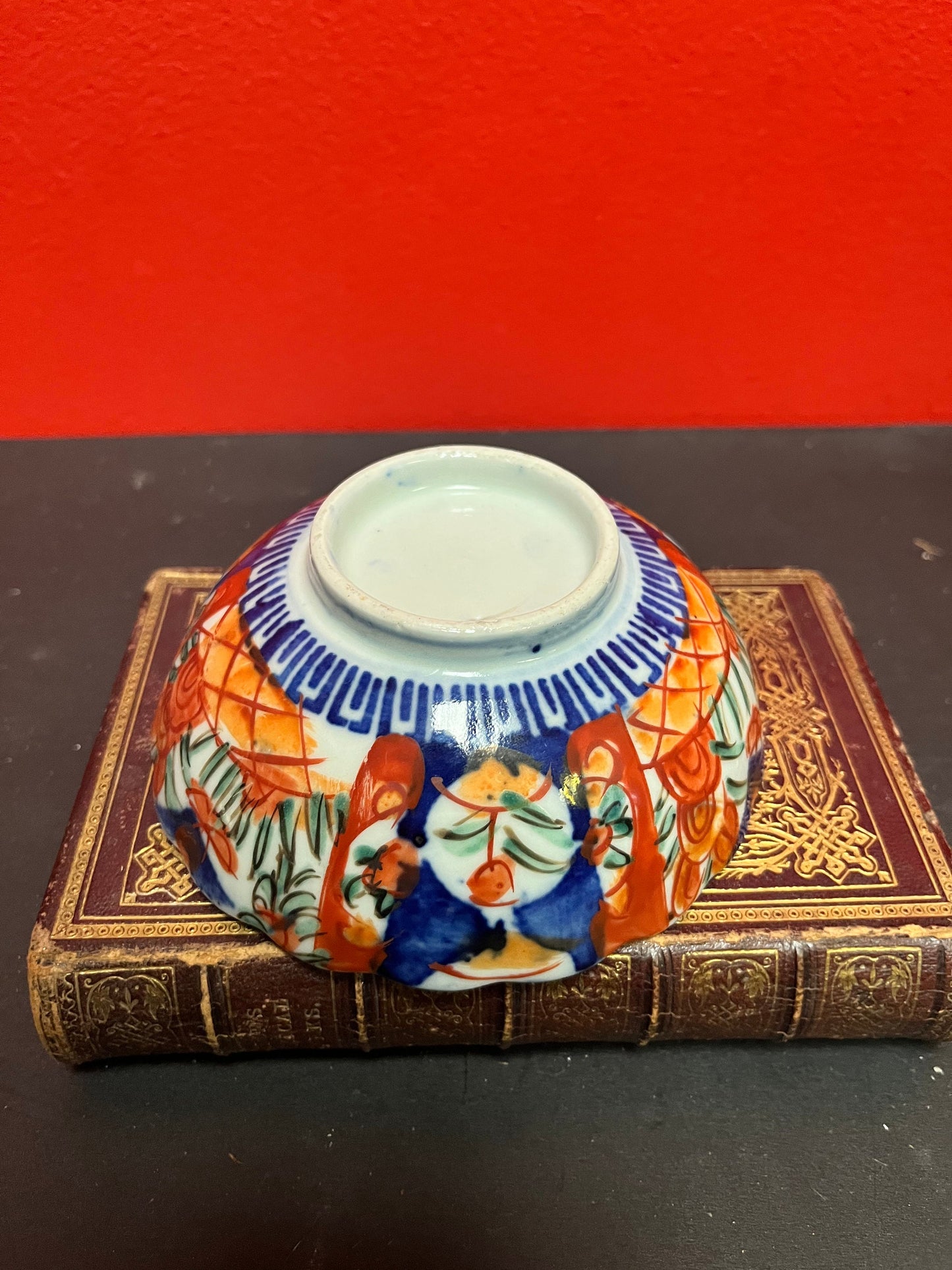 5 x 2 high Japanese antique imari bowl   19th century in great condition