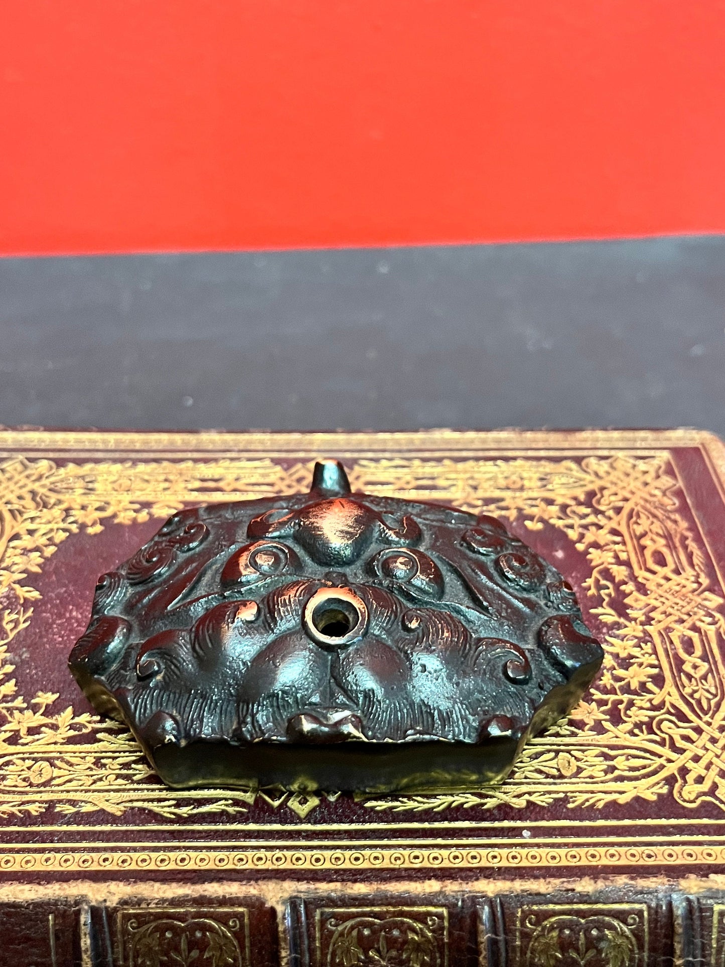 Sensational ming dynasty Chinese bronze figural ink dropper  museum quality rare piece