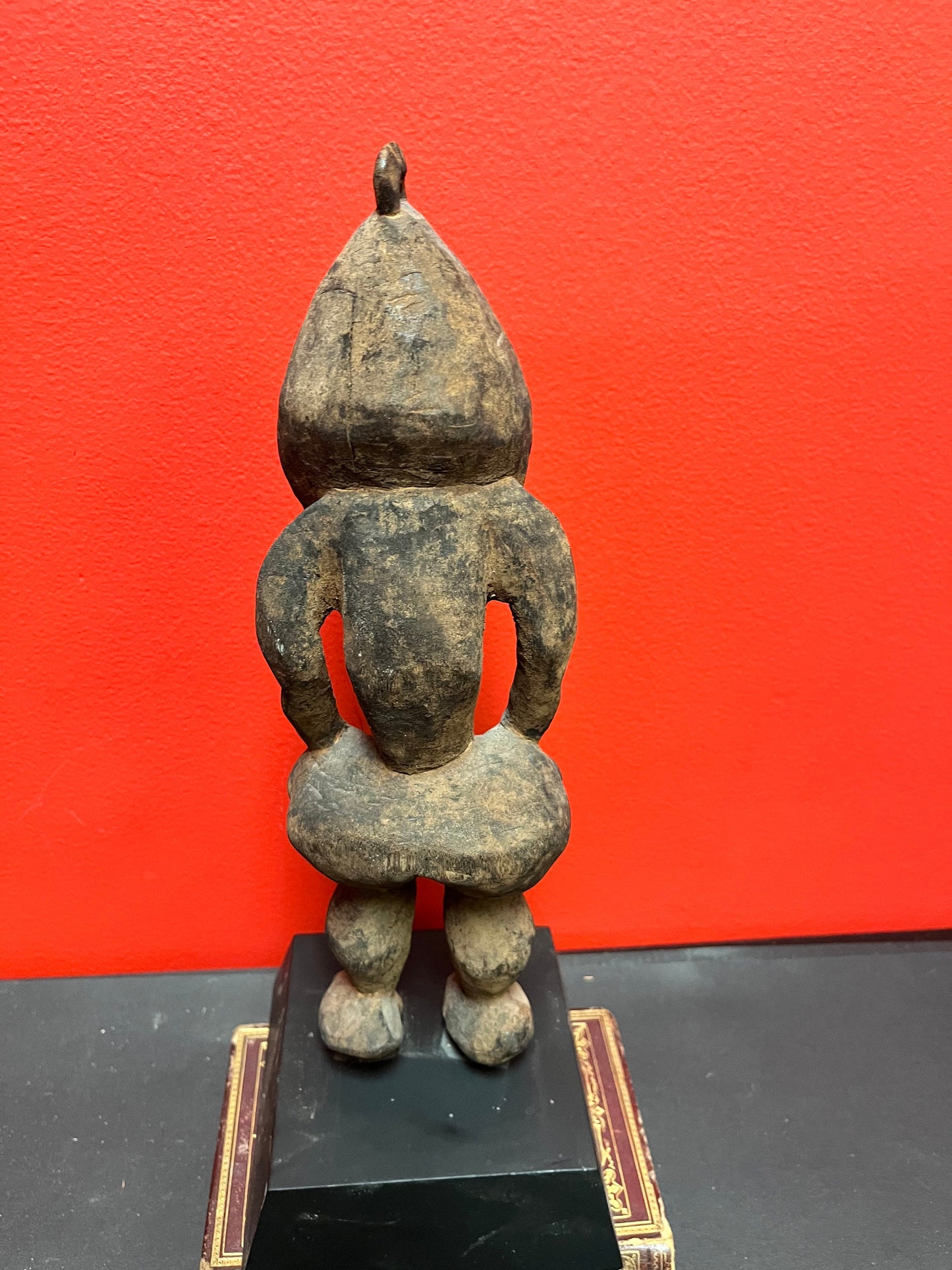 Very rare museum quality 14 inch tall Papua New Guinea 19th century statue on stand  wonderful look and patina