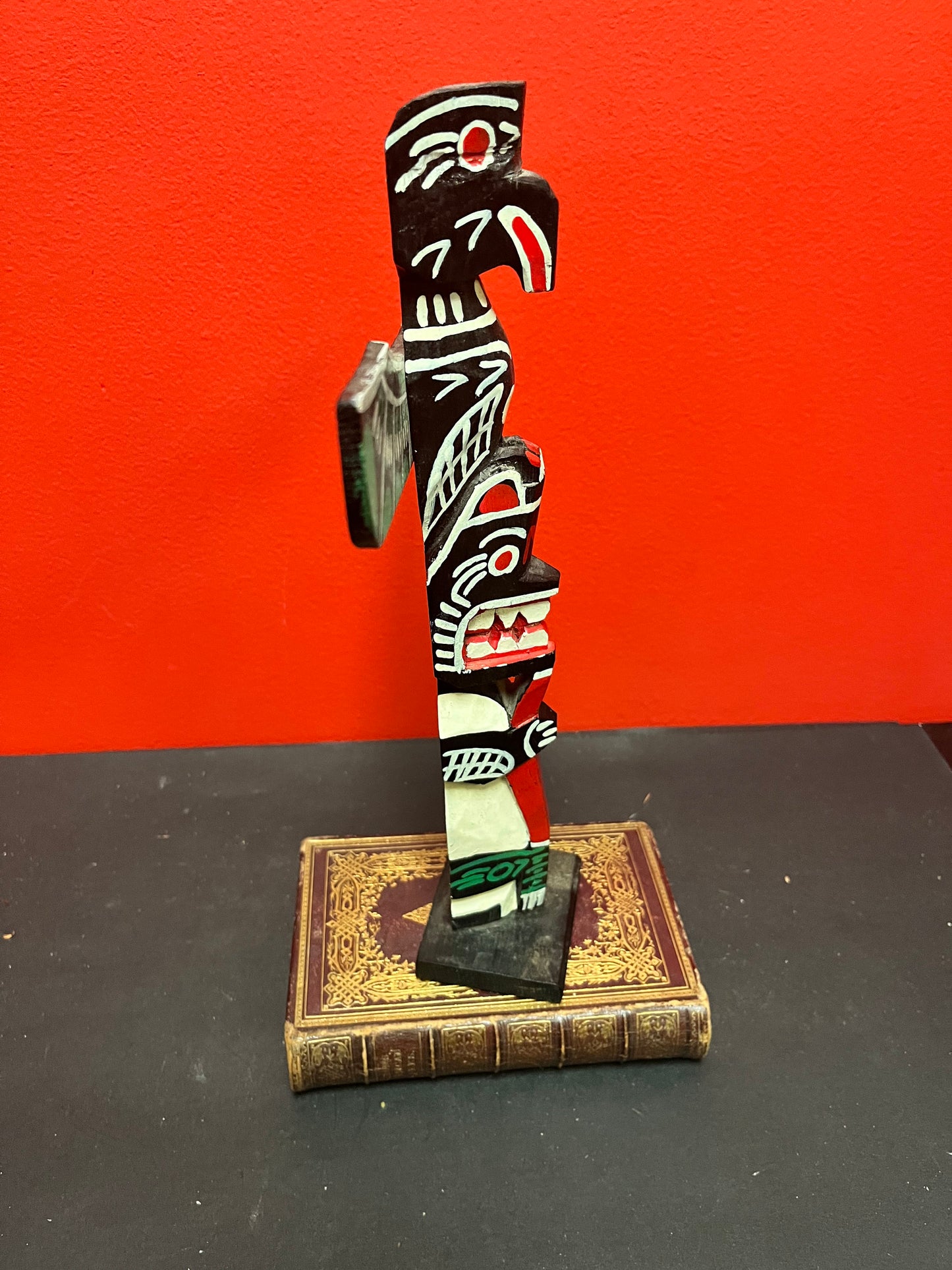 12 x 9 x 2 thick  indigenous, first nations, pacific northwest coast vintage folk art totem pole - amazing look -