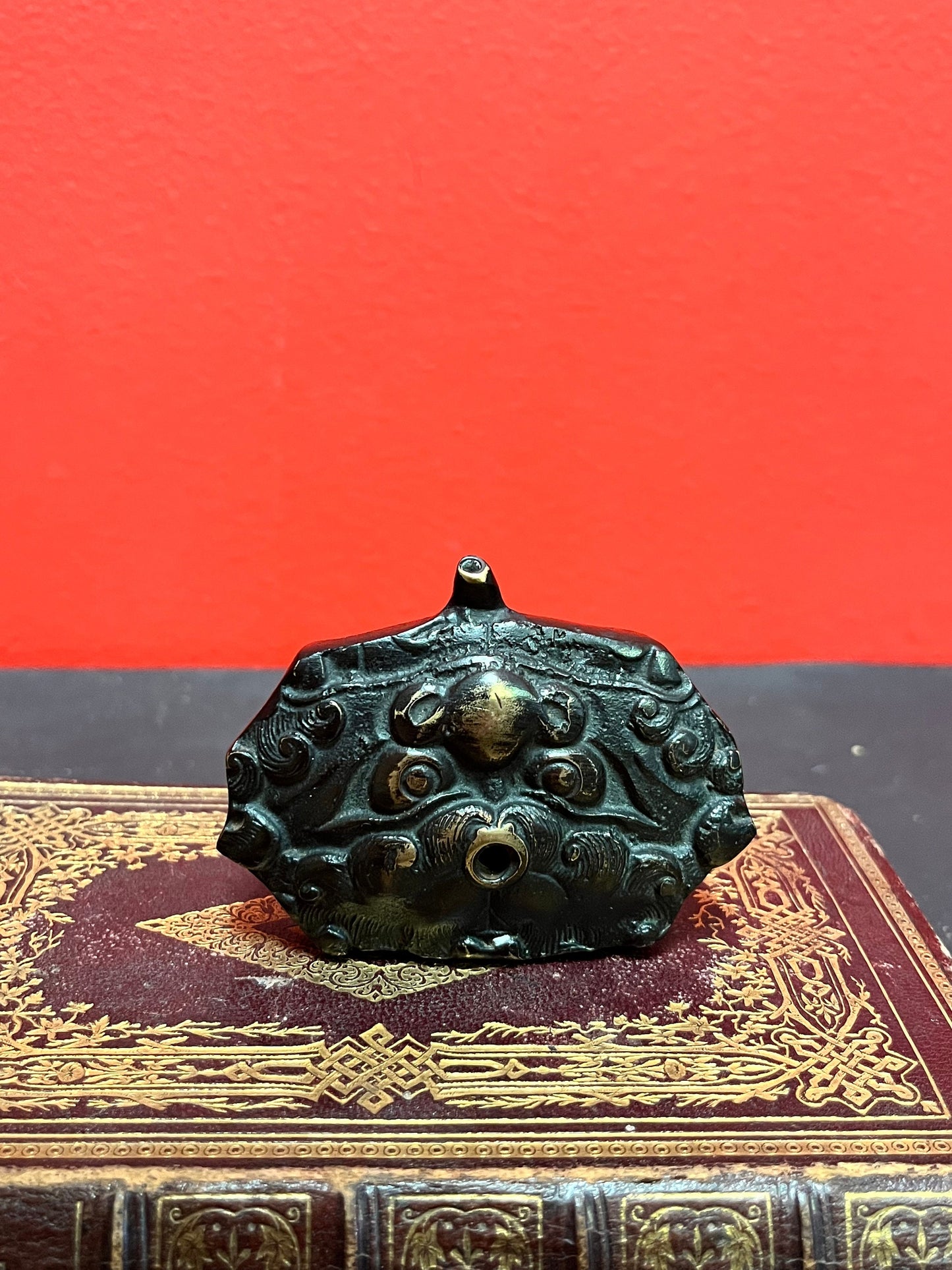 Sensational ming dynasty Chinese bronze figural ink dropper  museum quality rare piece