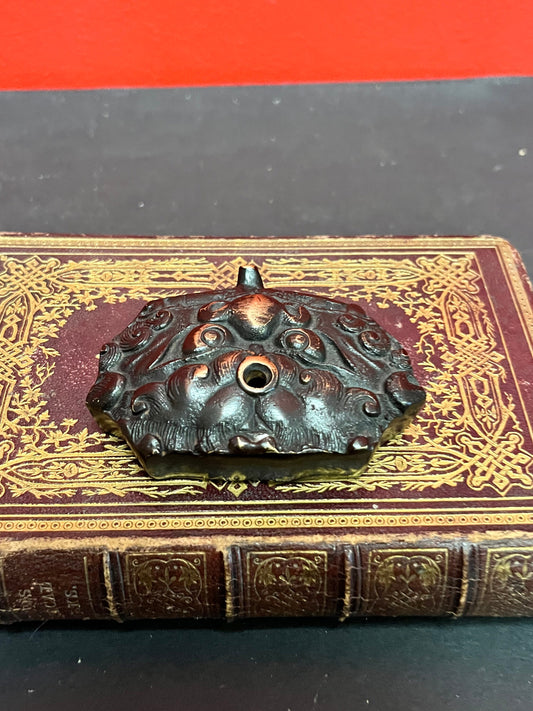 Sensational ming dynasty Chinese bronze figural ink dropper  museum quality rare piece