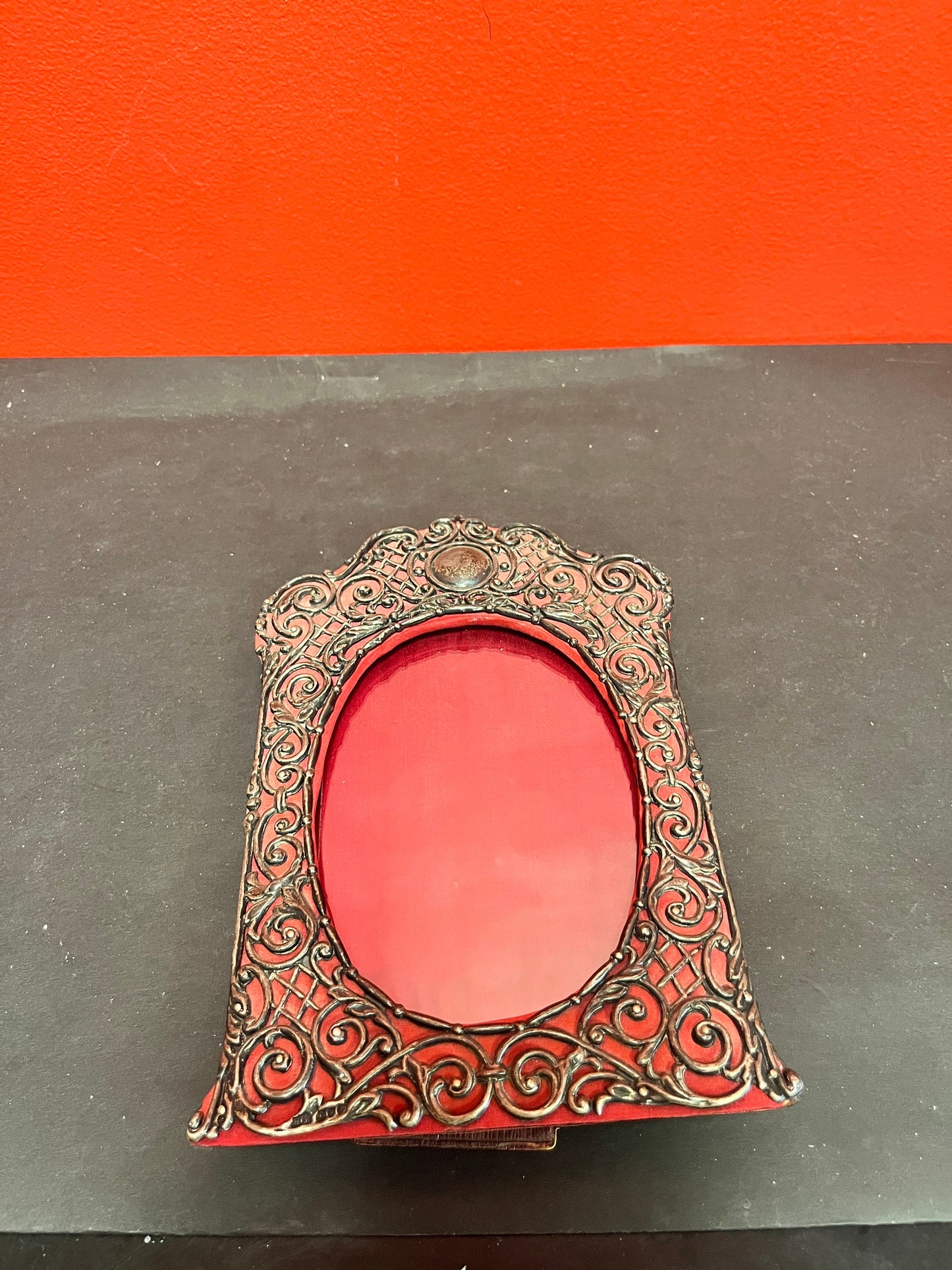 Stunning antique English sterling frame  9 x 6 to fit a 4 x 6 picture wonderful detail