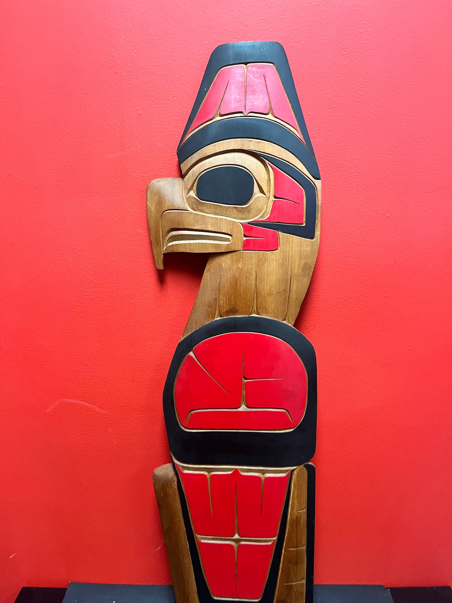 Absolutely fabulous 36 x 9 indigenous first nations signed Thunderbird coffee carving  great detail and design  wonderful size - wow