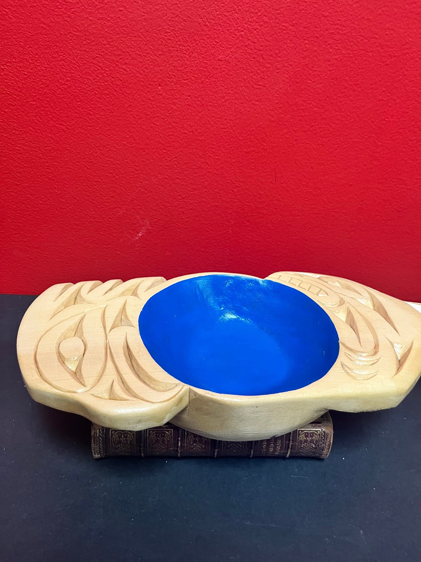 Fabulous museum quality indigenous First Nations pacific northwest coast signed whale and  eagle feastbowl