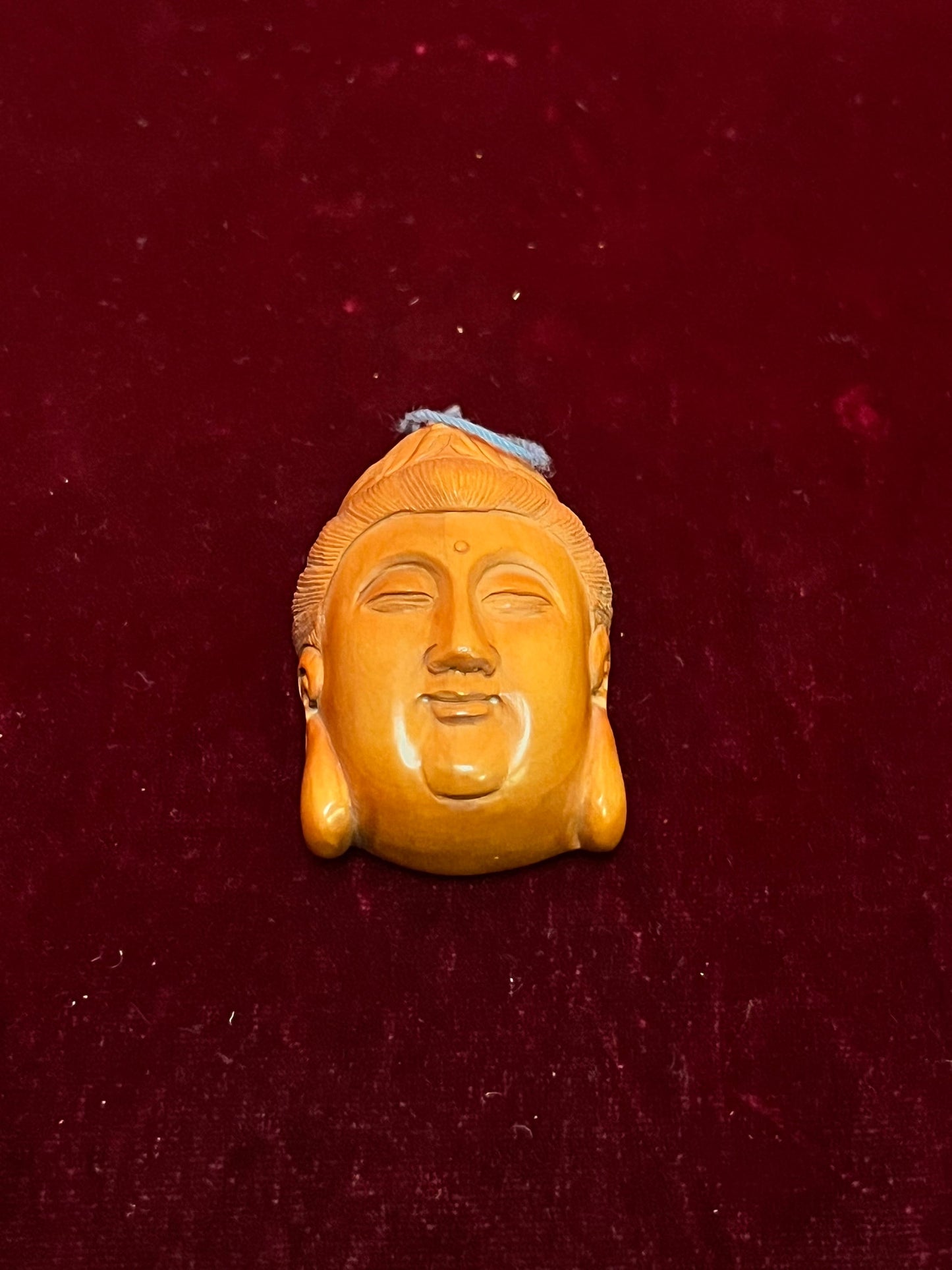 A  Lovely Japanese signed boxwood Netsuke  serene Buddha  wow  2 inches long