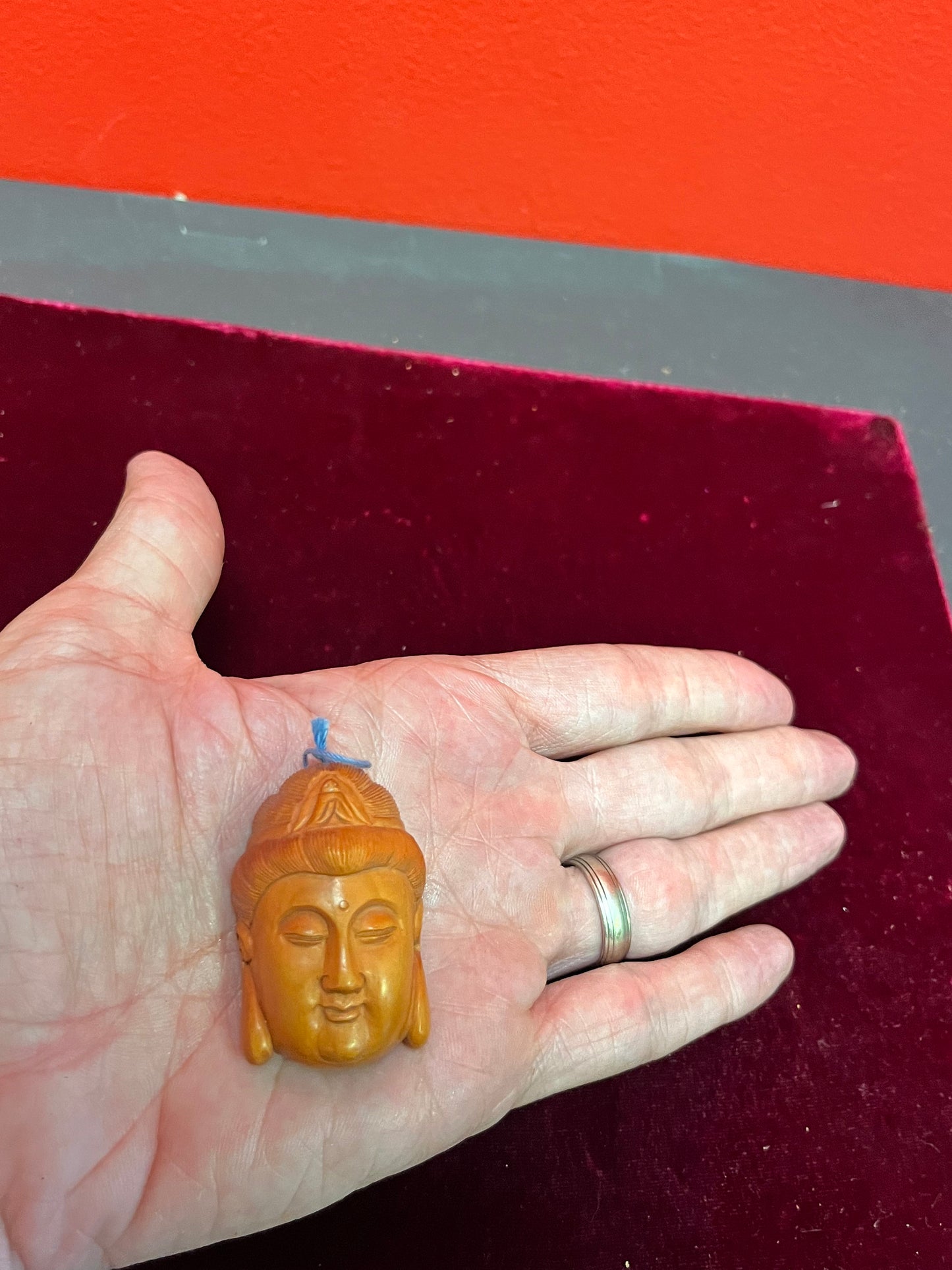 A  Lovely Japanese signed boxwood Netsuke  serene Buddha  wow  2 inches long