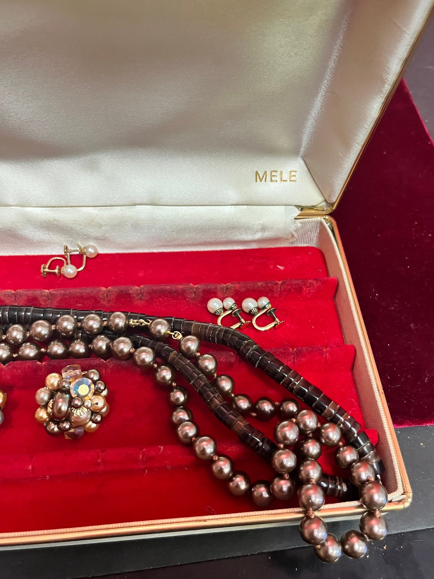 Miscellaneous jewellery  lot  great for gifts or resale  box not included