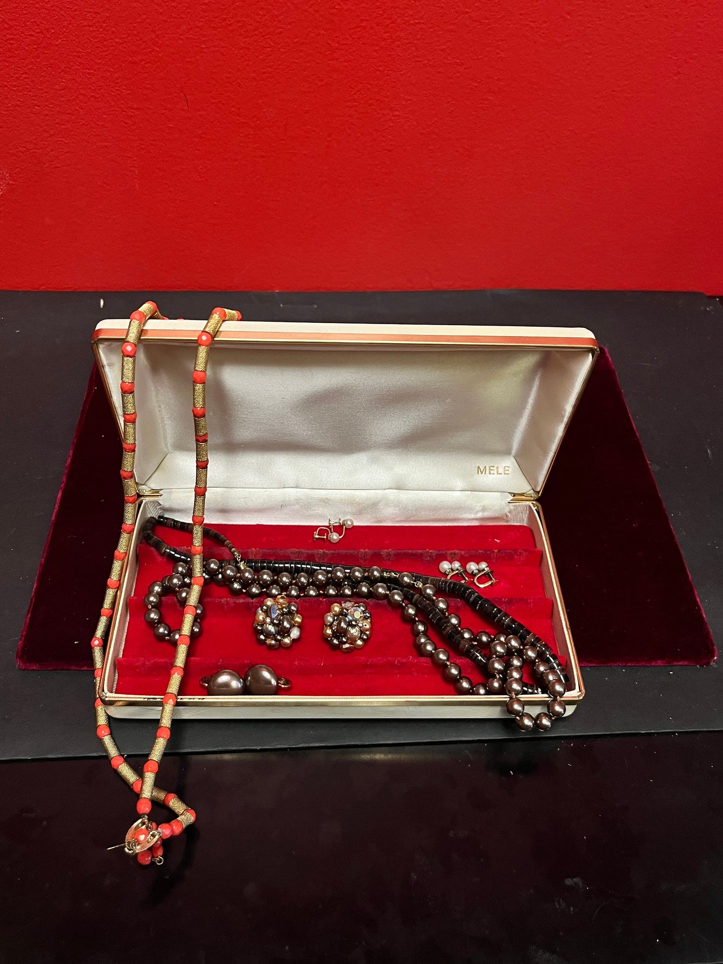 Miscellaneous jewellery  lot  great for gifts or resale  box not included