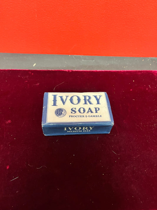 Authentic 1940s ivory soap   in original packaging and like new  4 x 2 1/2 x 1 high wow