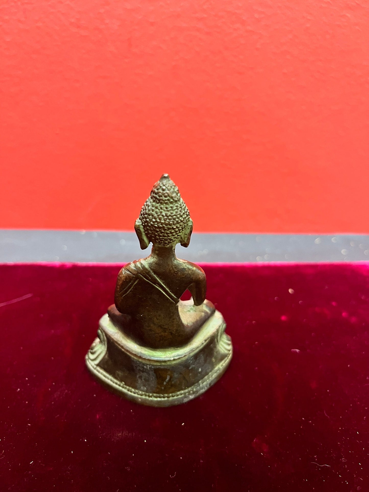 Lovely 4 inch Thai bronze Buddha  great patina -